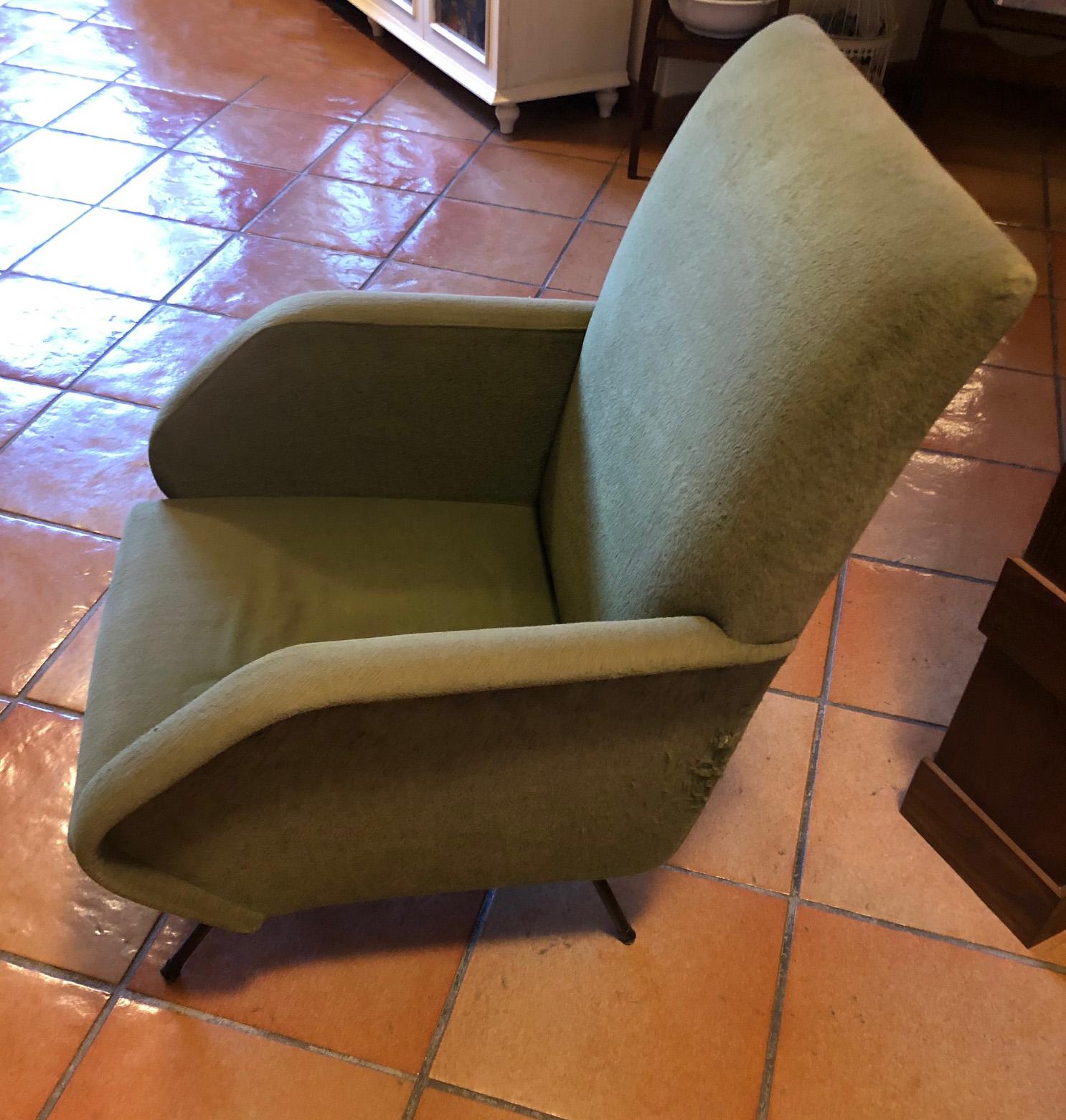 1960's Pair Original Italian Green Velvet Armchairs Vintage In Good Condition In Buggiano, IT