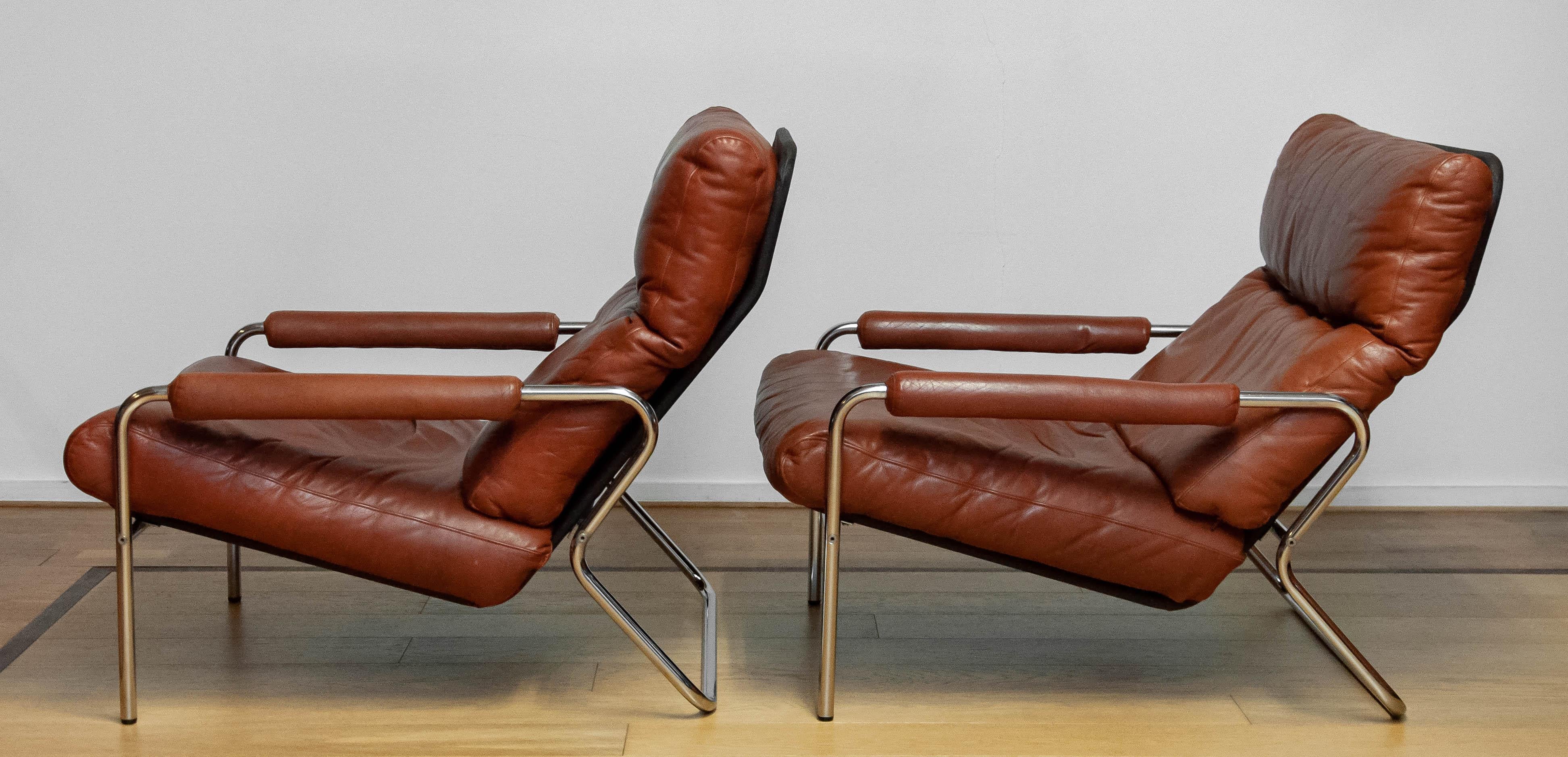 1960s Pair Scandinavian Modern Tubular Chrome And Brown Leather Lounge Chairs In Good Condition In Silvolde, Gelderland