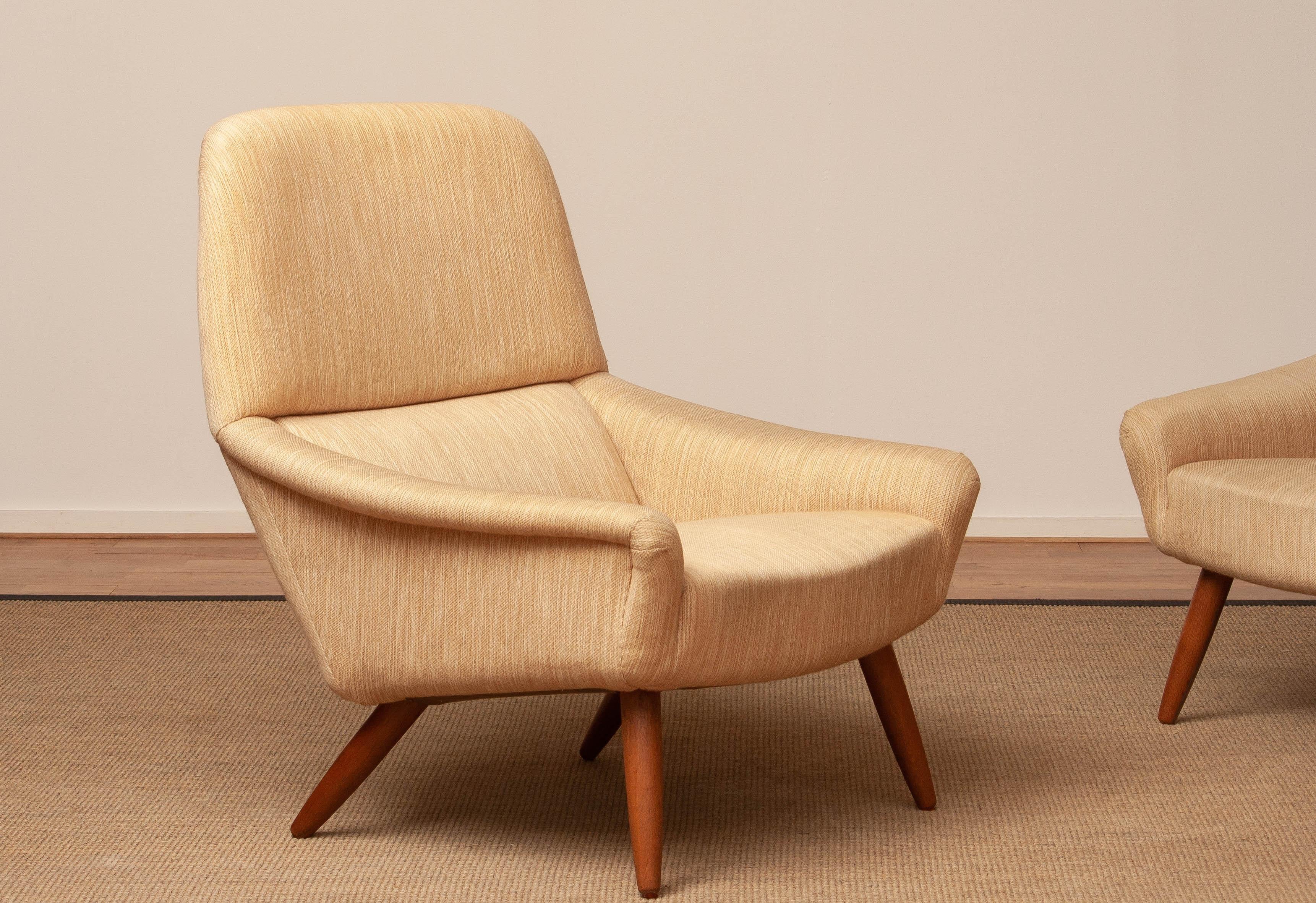 1960s Pair Wool and Oak Lounge Chairs by Leif Hansen for Kronen in Denmark For Sale 4