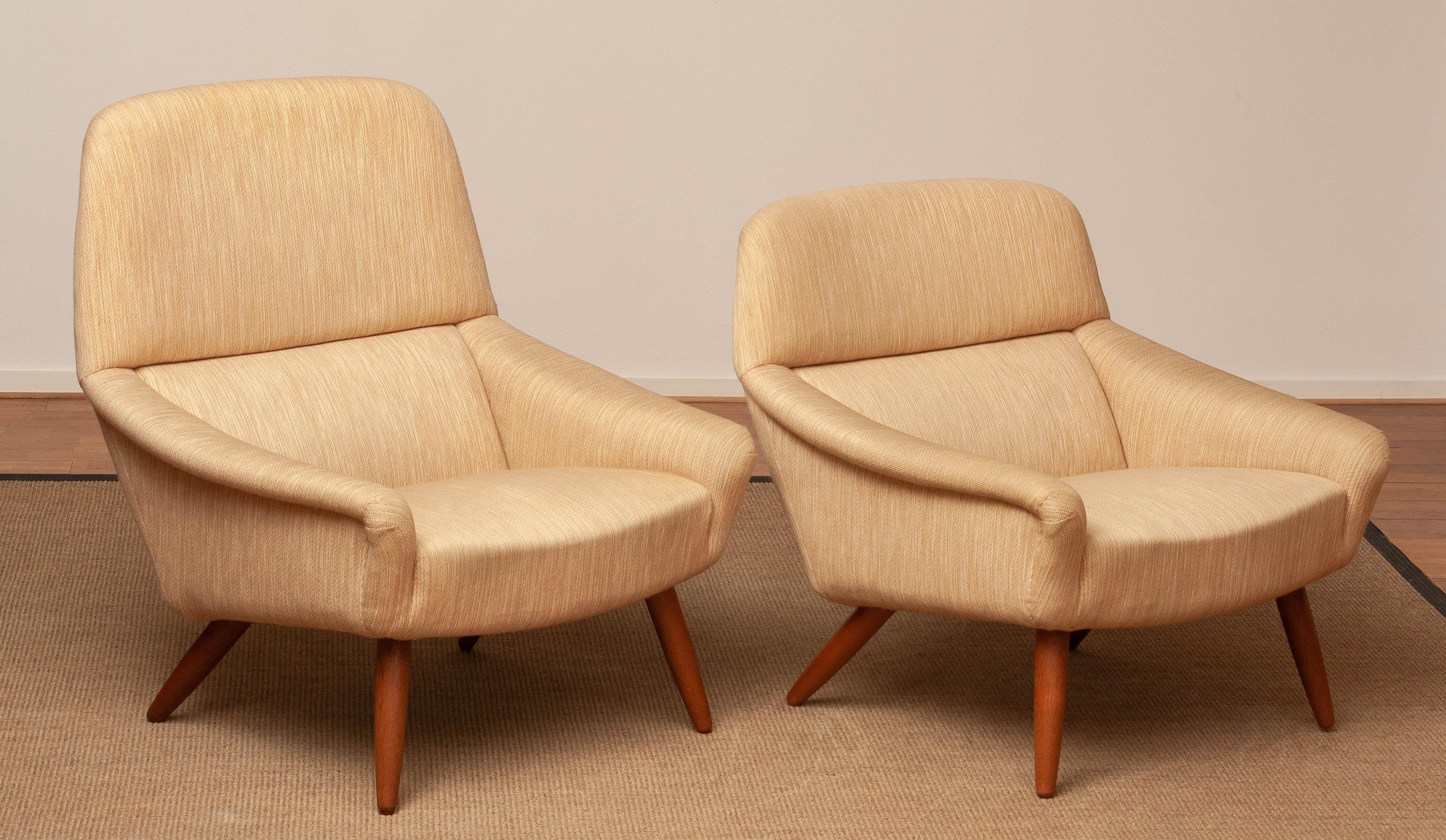 1960s Pair Wool and Oak Lounge Chairs by Leif Hansen for Kronen in Denmark For Sale 9