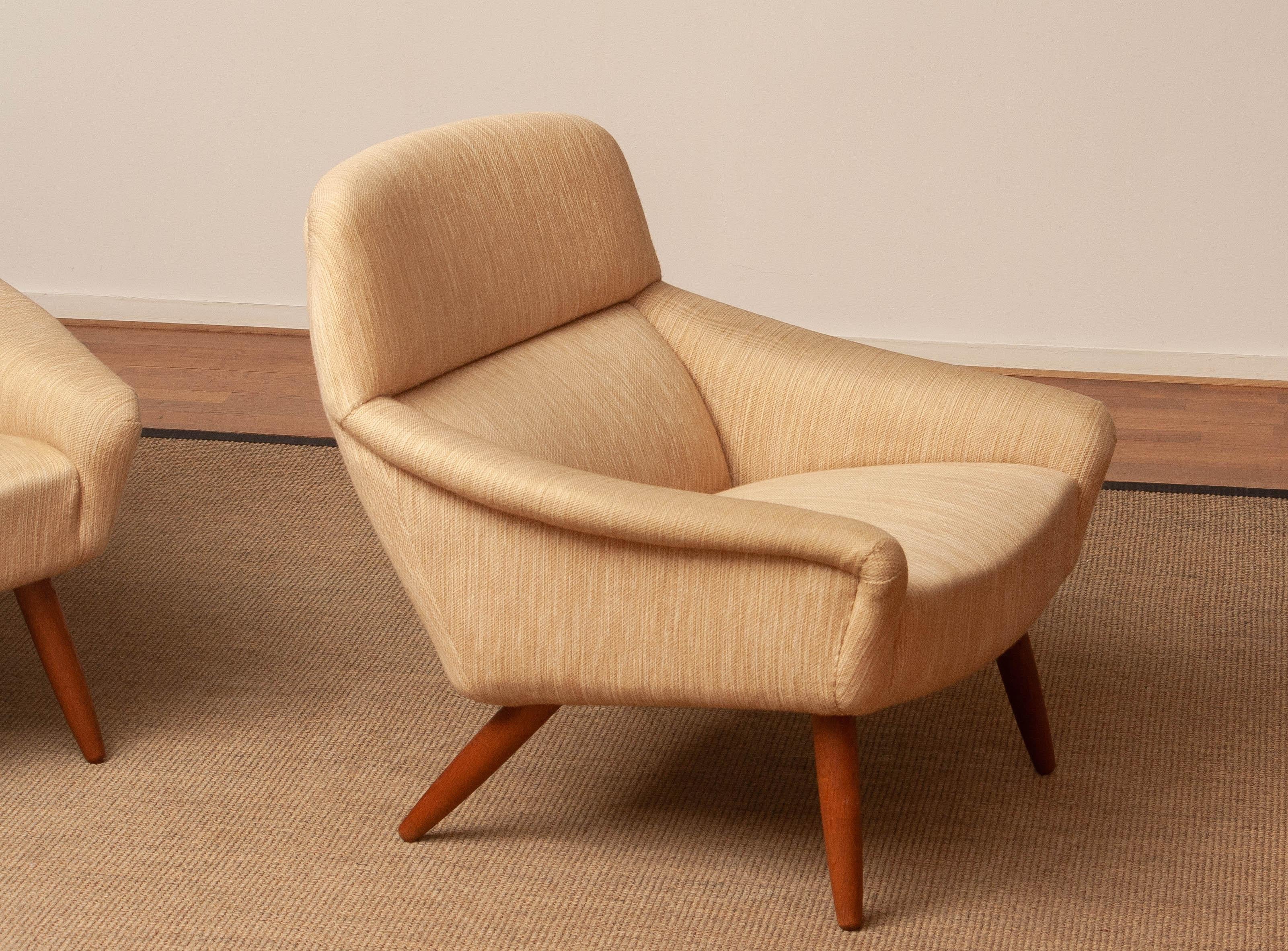 1960s Pair Wool and Oak Lounge Chairs by Leif Hansen for Kronen in Denmark For Sale 3