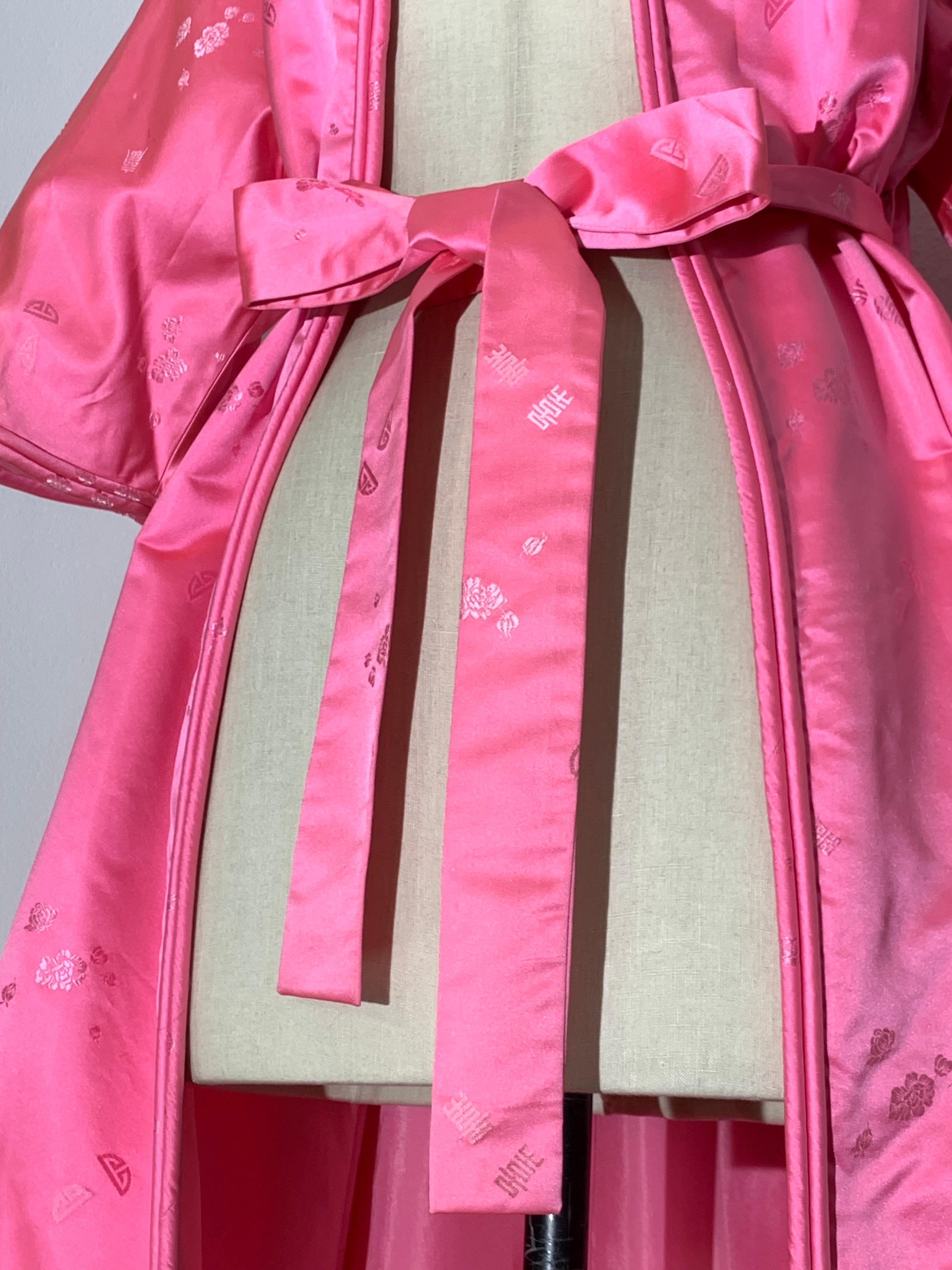 1960s Pale Candy Pink Mod Silk Satin Wrap-Style Dressing Gown w Half-Belt For Sale 11