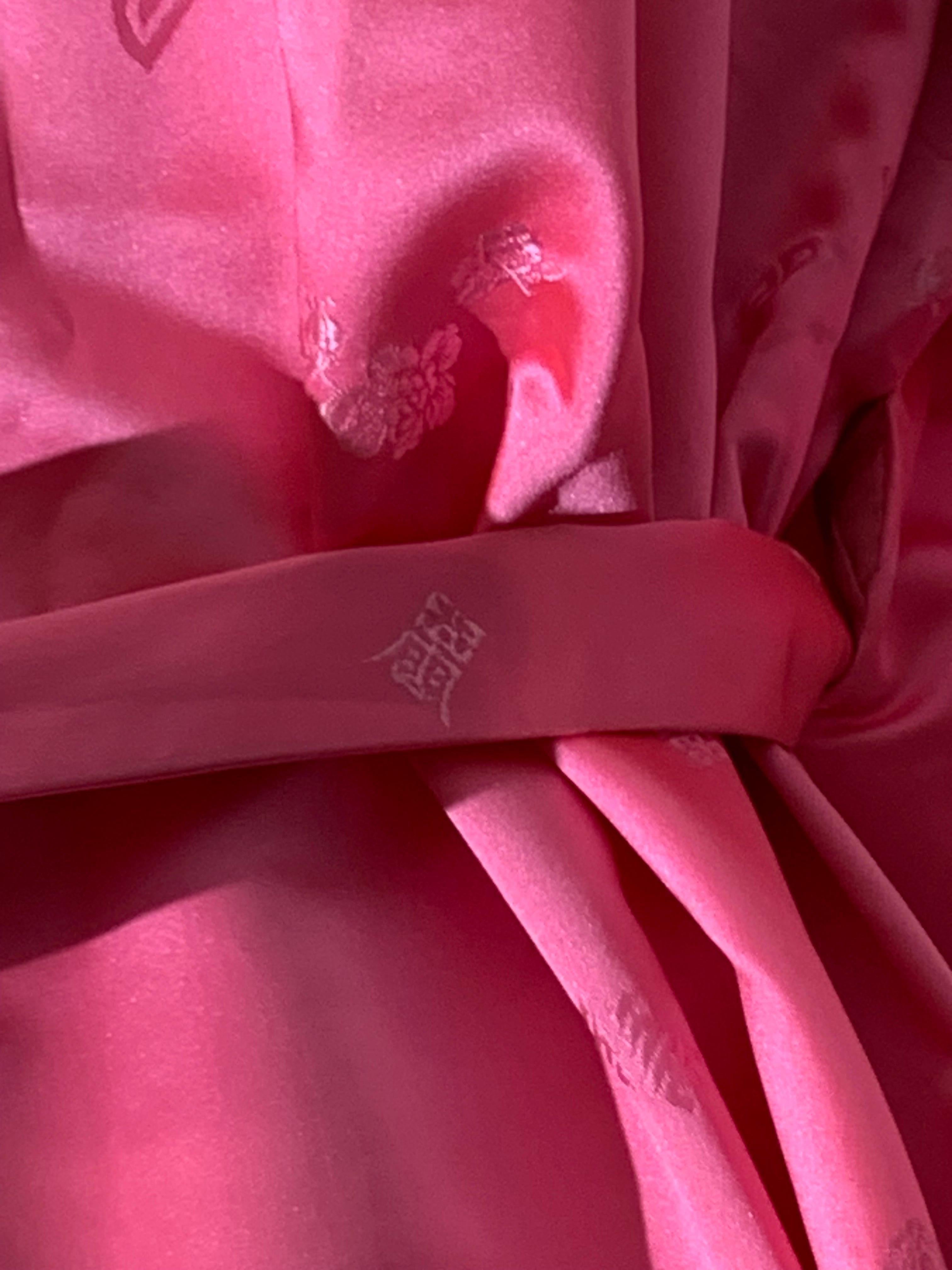 1960s Pale Candy Pink Mod Silk Satin Wrap-Style Dressing Gown w Half-Belt For Sale 13