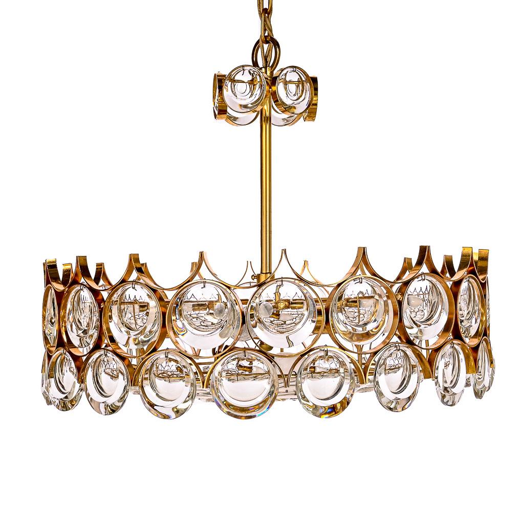 1960s Palwa Six-Light Crystal Cut-Glass and Gilt Brass Chandelier For Sale 1