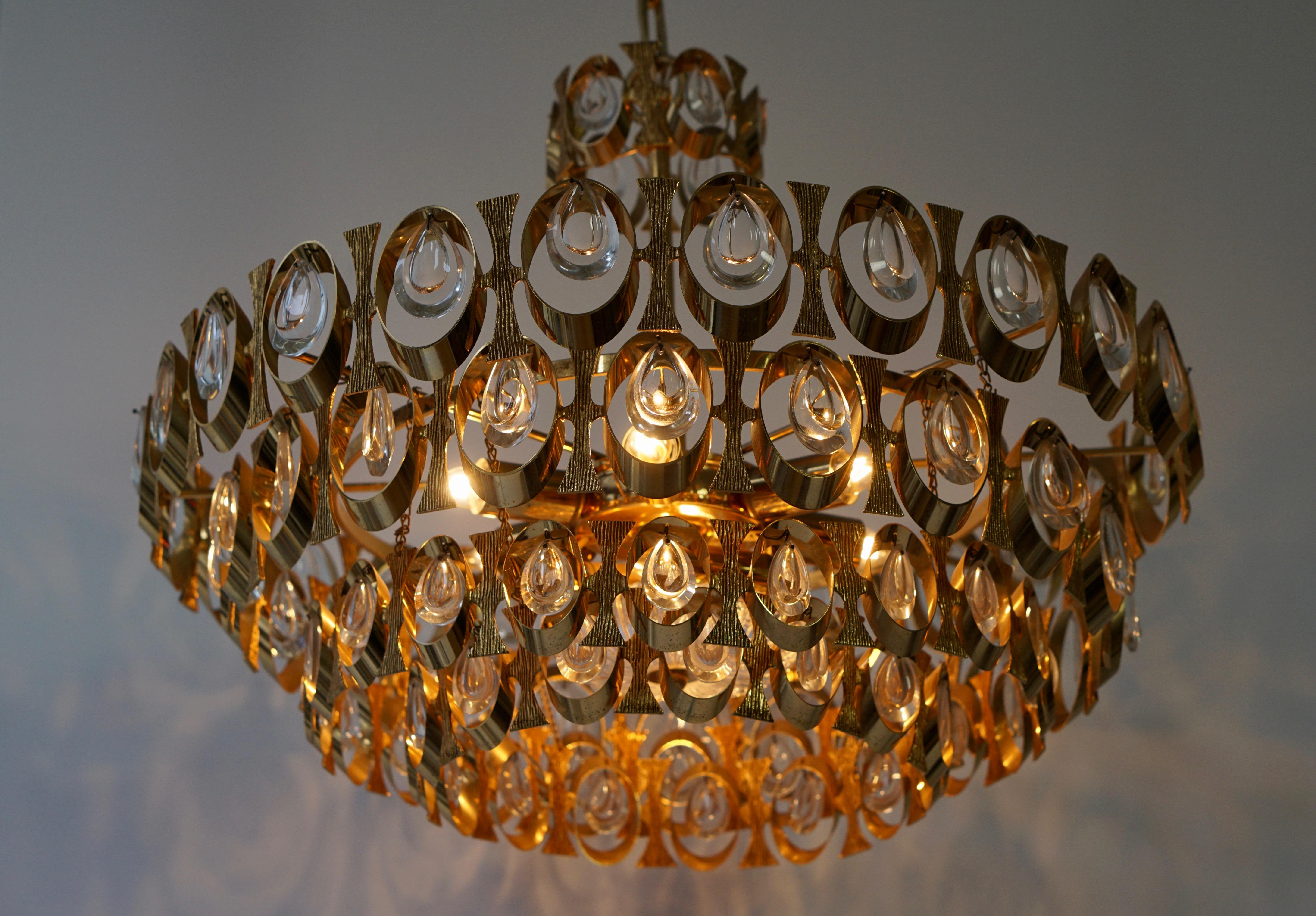 Sechs-Licht-Kronleuchter aus Kristallglas und vergoldetem Messing von Palwa aus den 1960er Jahren von Palwa im Angebot 3