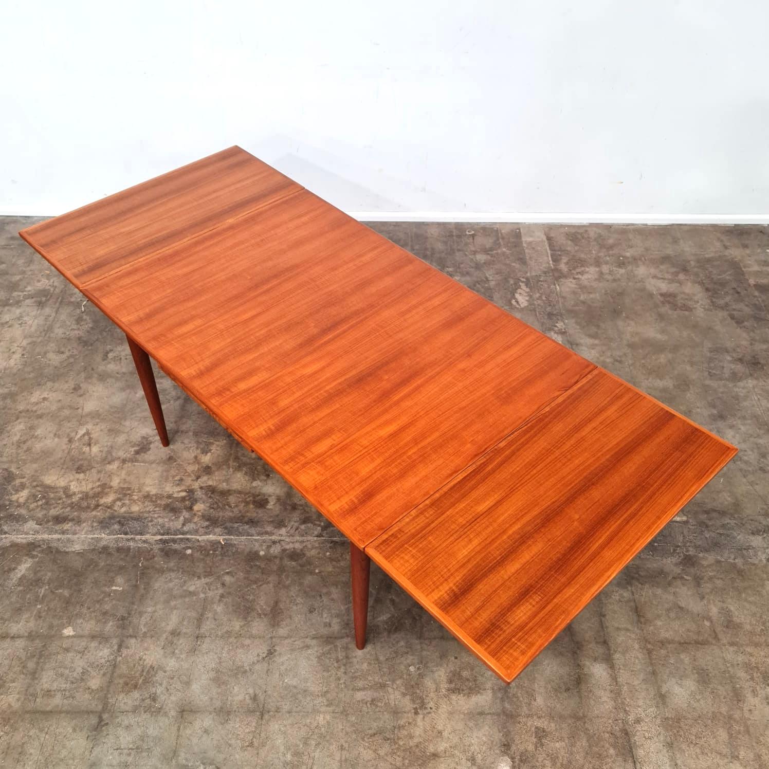 Mid-Century Modern 1960s Parker Extention Dining Table