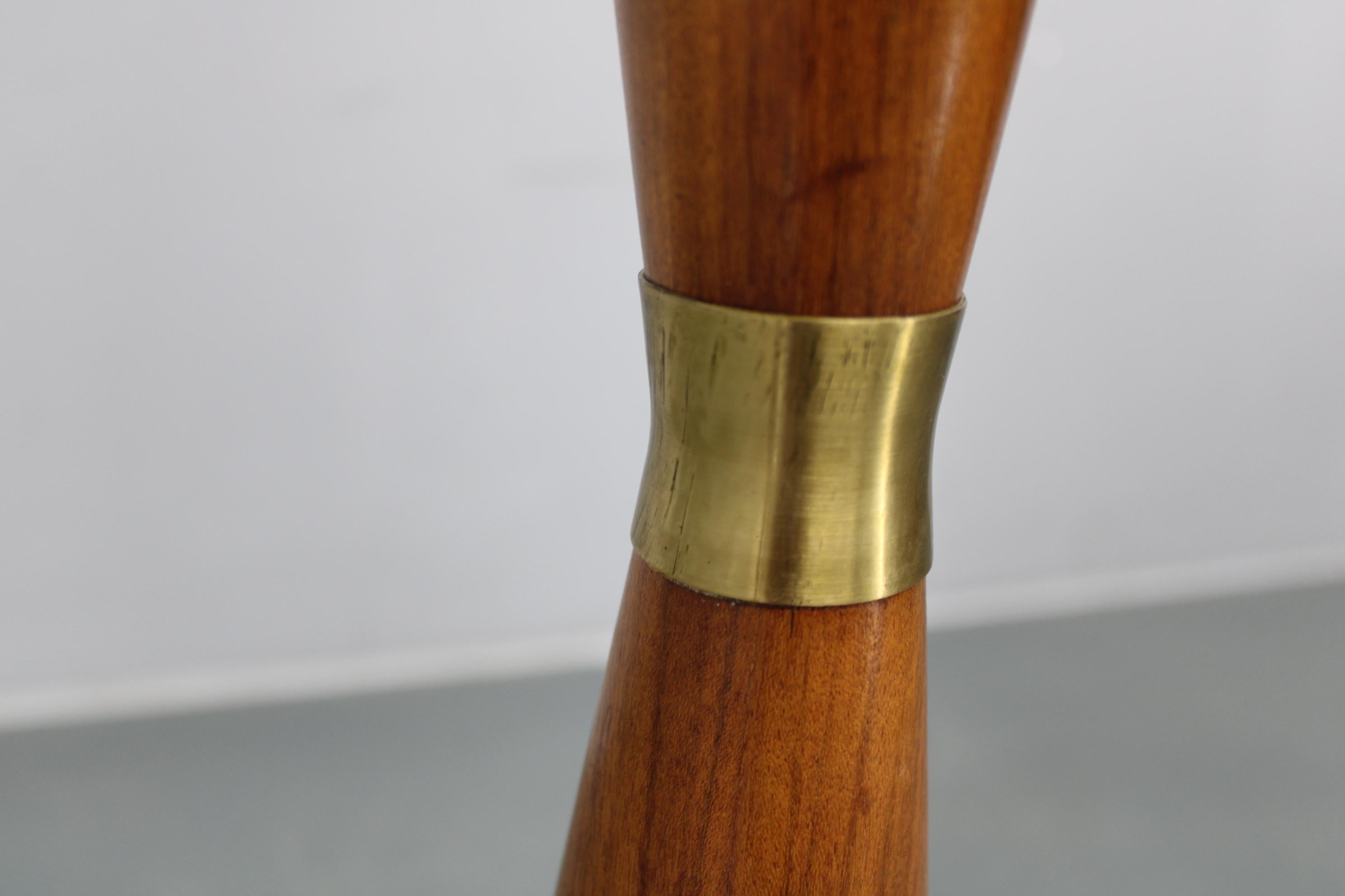 British 1960s Parker Knoll Wooden Table Lamp with wicker shade, Britain For Sale