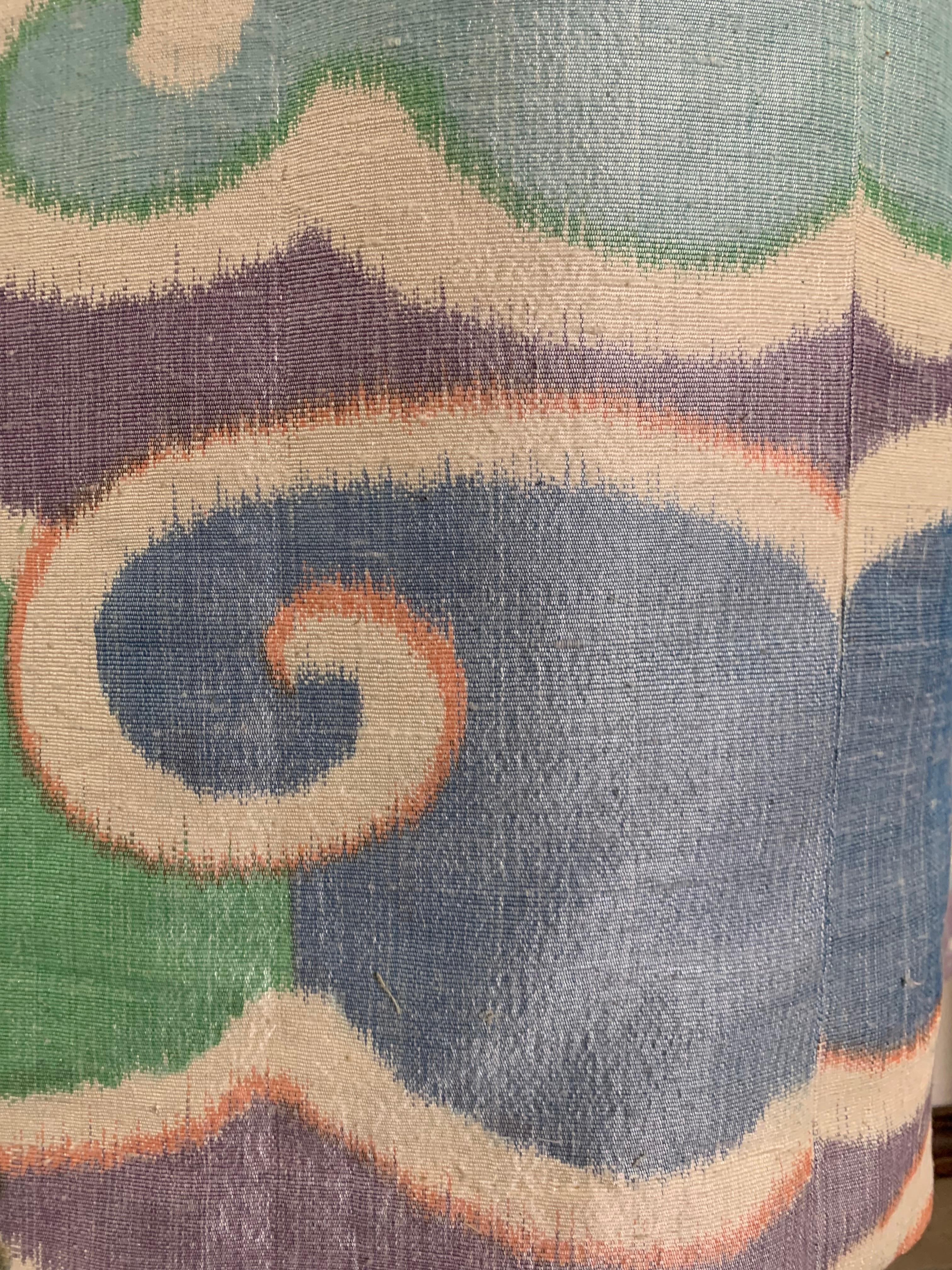 Abito da hostess o caftano Ikat pastello anni '60 con linea ad A e motivo a nuvola stilizzato in vendita 5