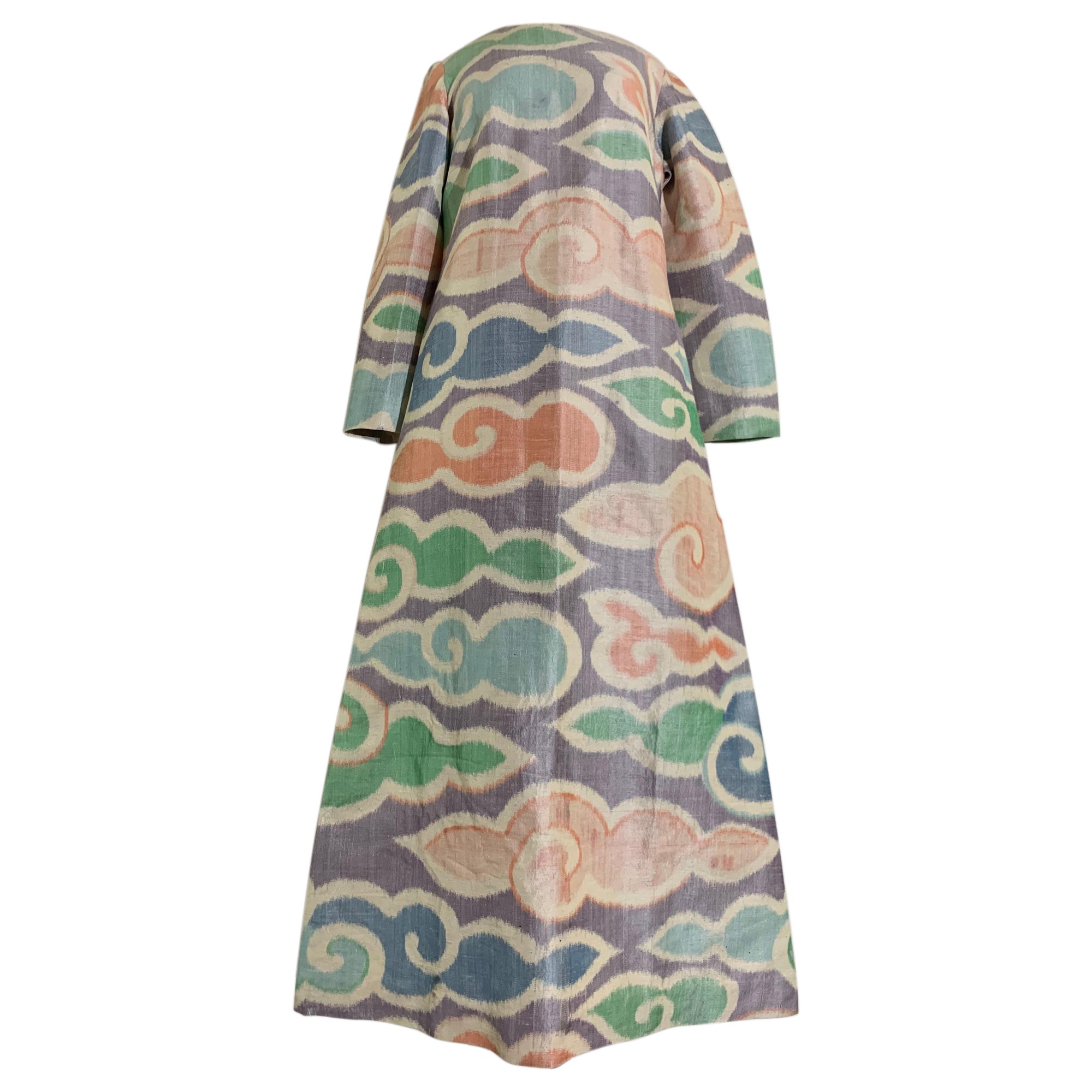 Abito da hostess o caftano Ikat pastello anni '60 con linea ad A e motivo a nuvola stilizzato in vendita