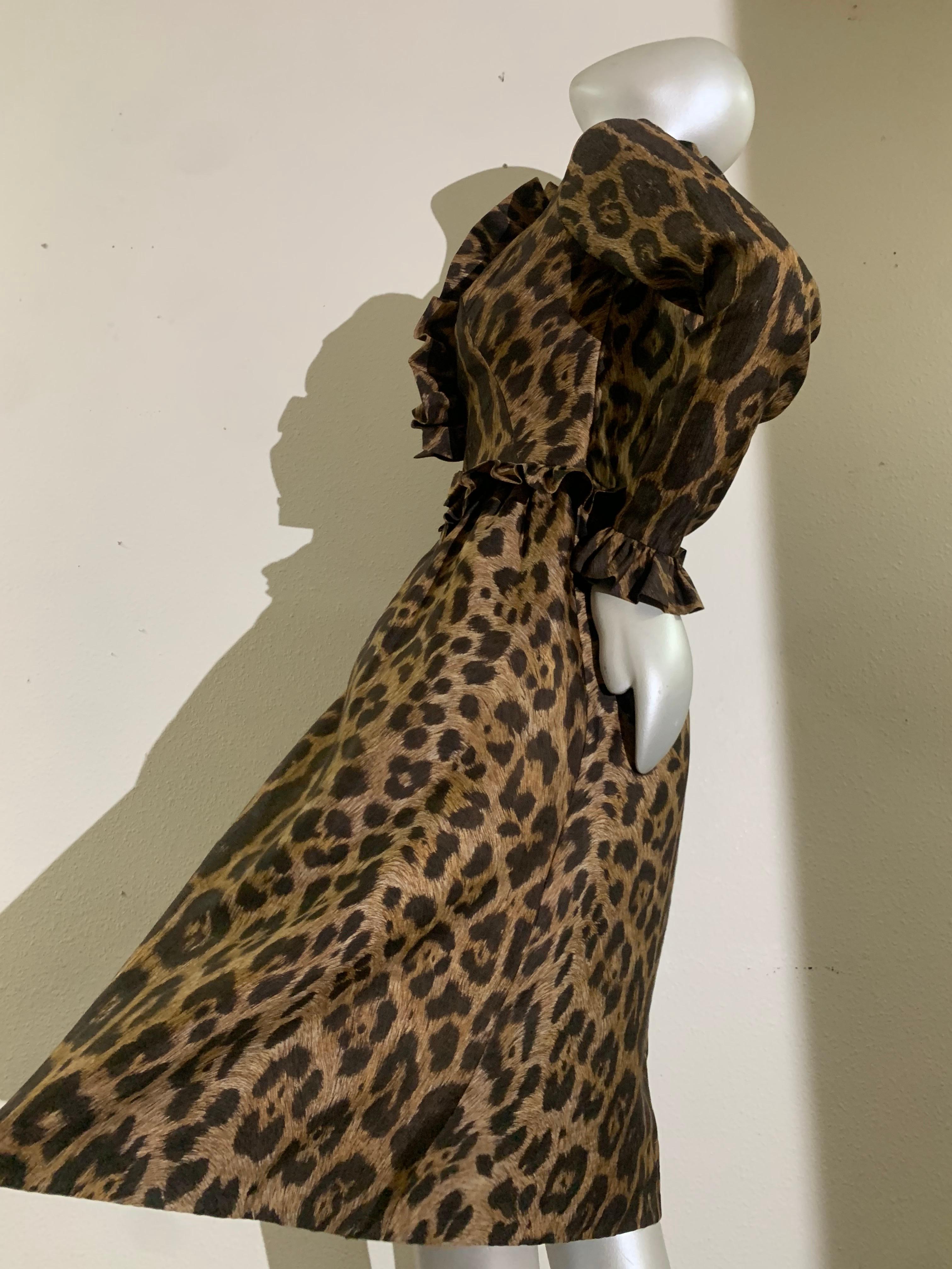 Pat Sandler Cocktailkleid aus Seide mit Leopardenmuster und Rüschendetails, 1960er Jahre im Angebot 6