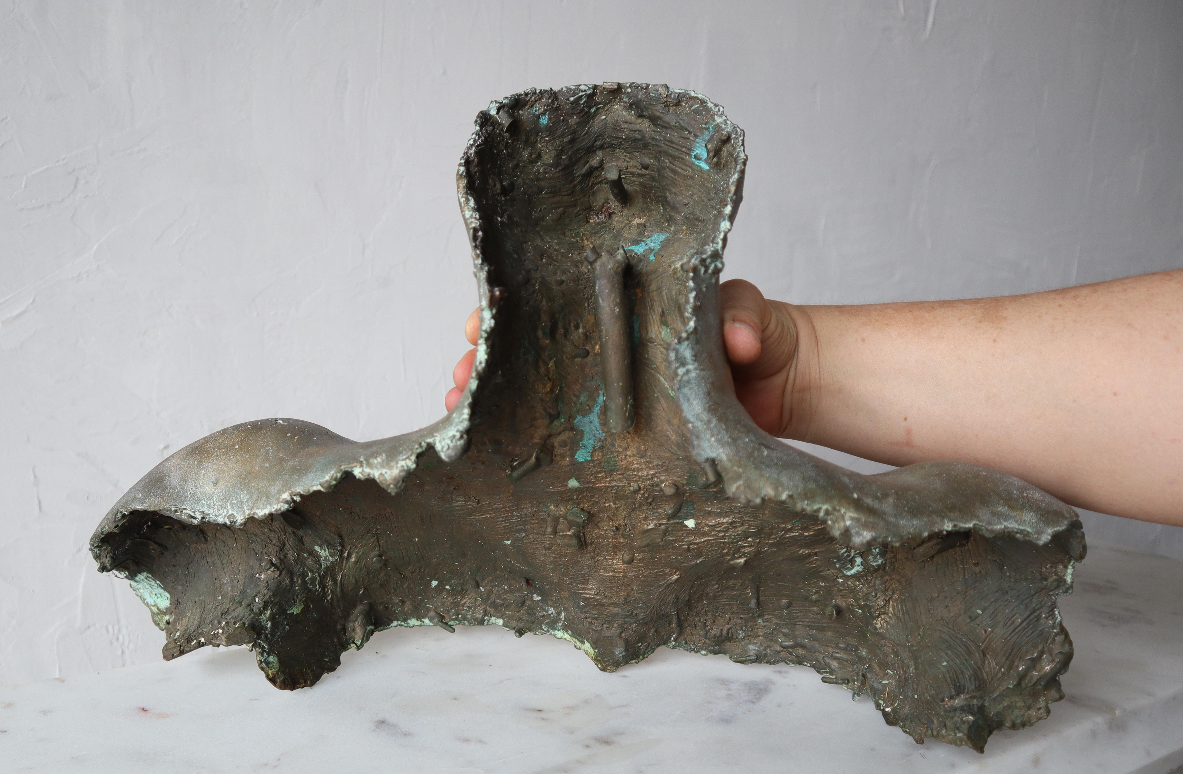 Escultura de busto femenino desnudo de bronce patinado de los años 60 en venta 1