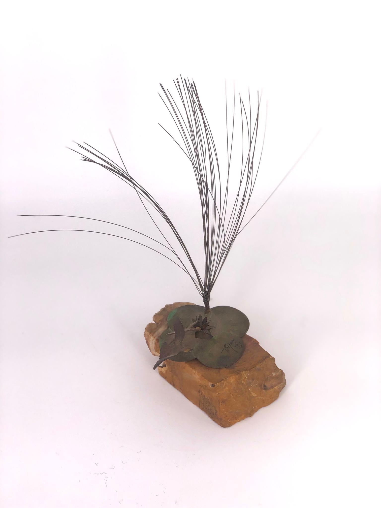 Américain sculpture de table en bronze patiné des années 1960 Oiseaux volants sur un étang signé par Bijan en vente
