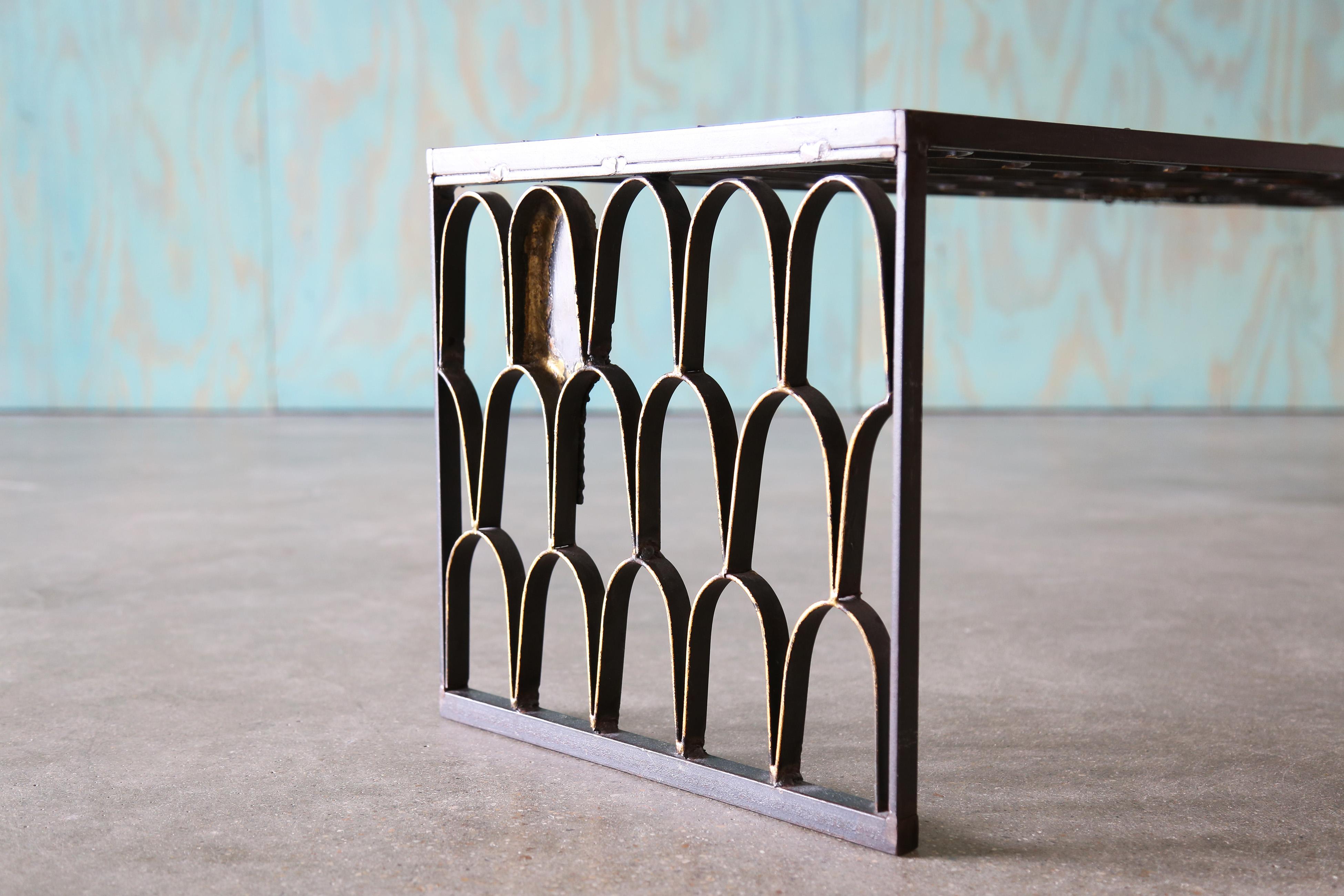 1960 Paul Evans Studio Looping Tavolino Scala di Pesce Oro Dorato in vendita 3