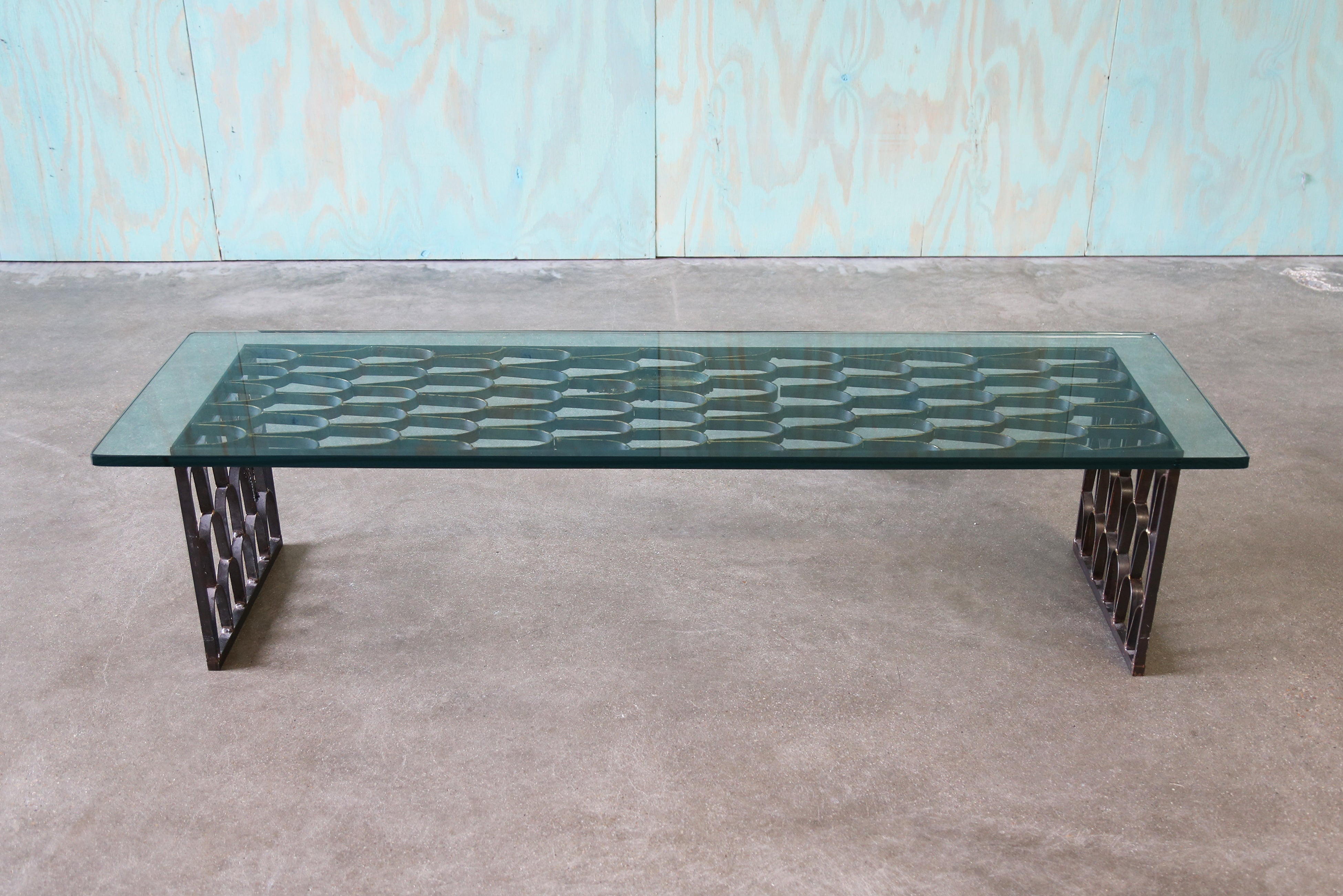 1960s Paul Evans Studio Loop Coffee Table Fish Scale Gold Gilt en vente