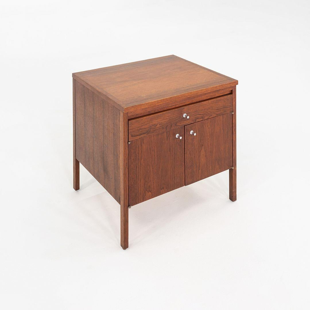1960 Paul McCobb Delin Cabinet en noyer Table de nuit pour Lane Altavista en vente 4