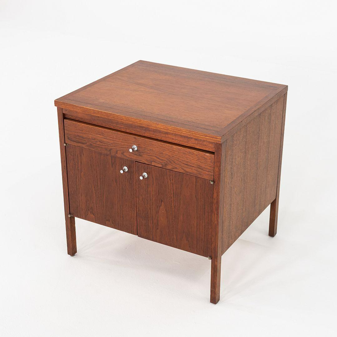 Moderne 1960 Paul McCobb Delin Cabinet en noyer Table de nuit pour Lane Altavista en vente