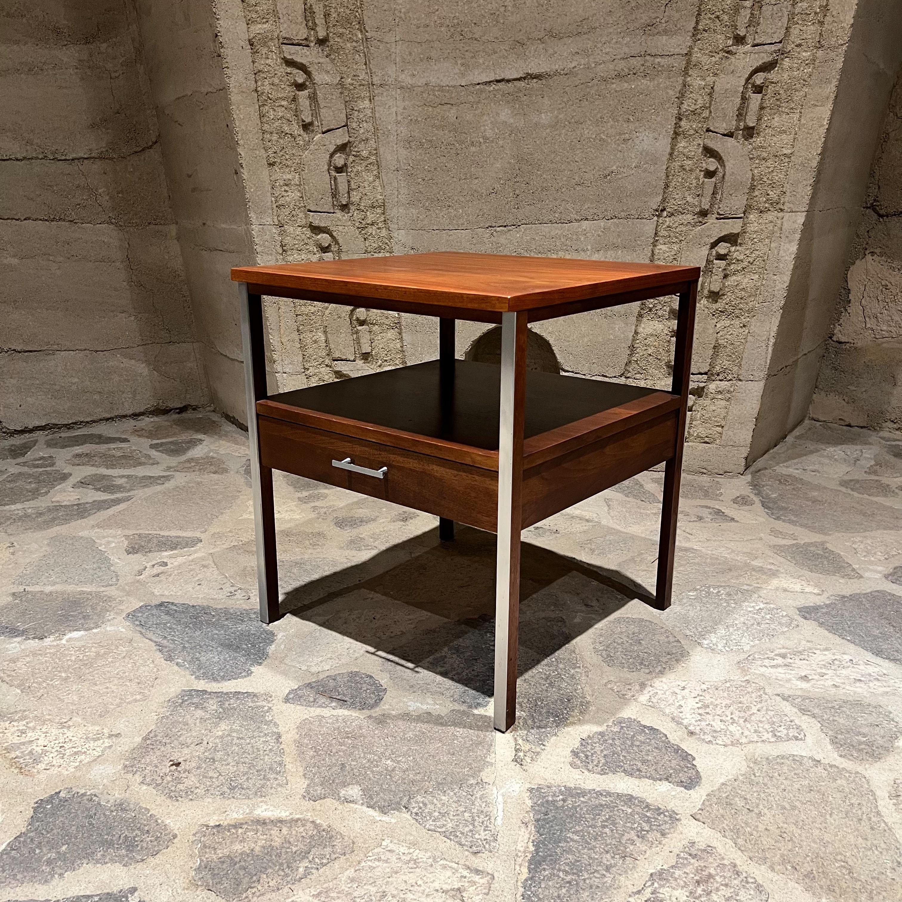 1960 Paul McCobb Linear Side Table for Calvin Noyer et aluminium en vente 4