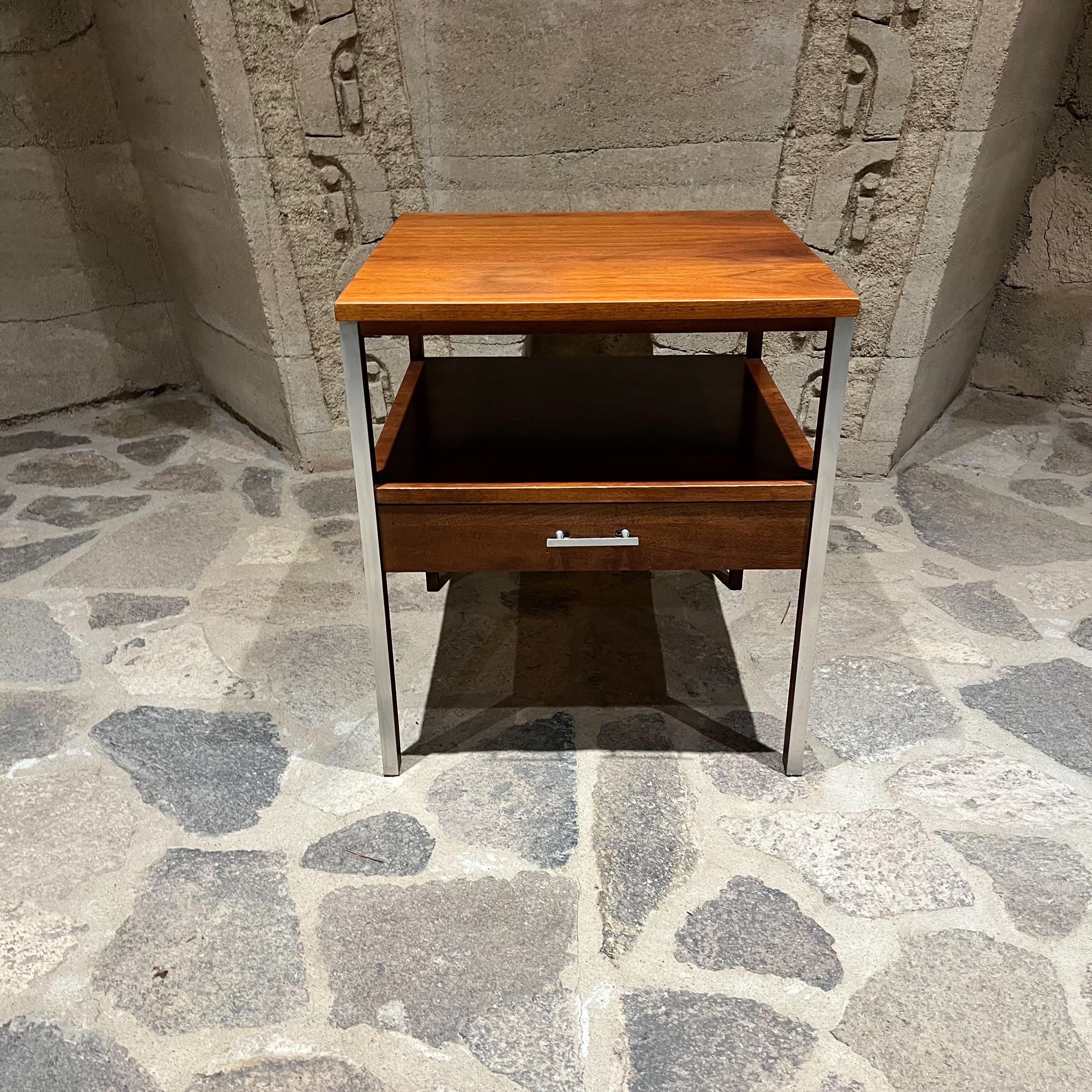 Américain 1960 Paul McCobb Linear Side Table for Calvin Noyer et aluminium en vente