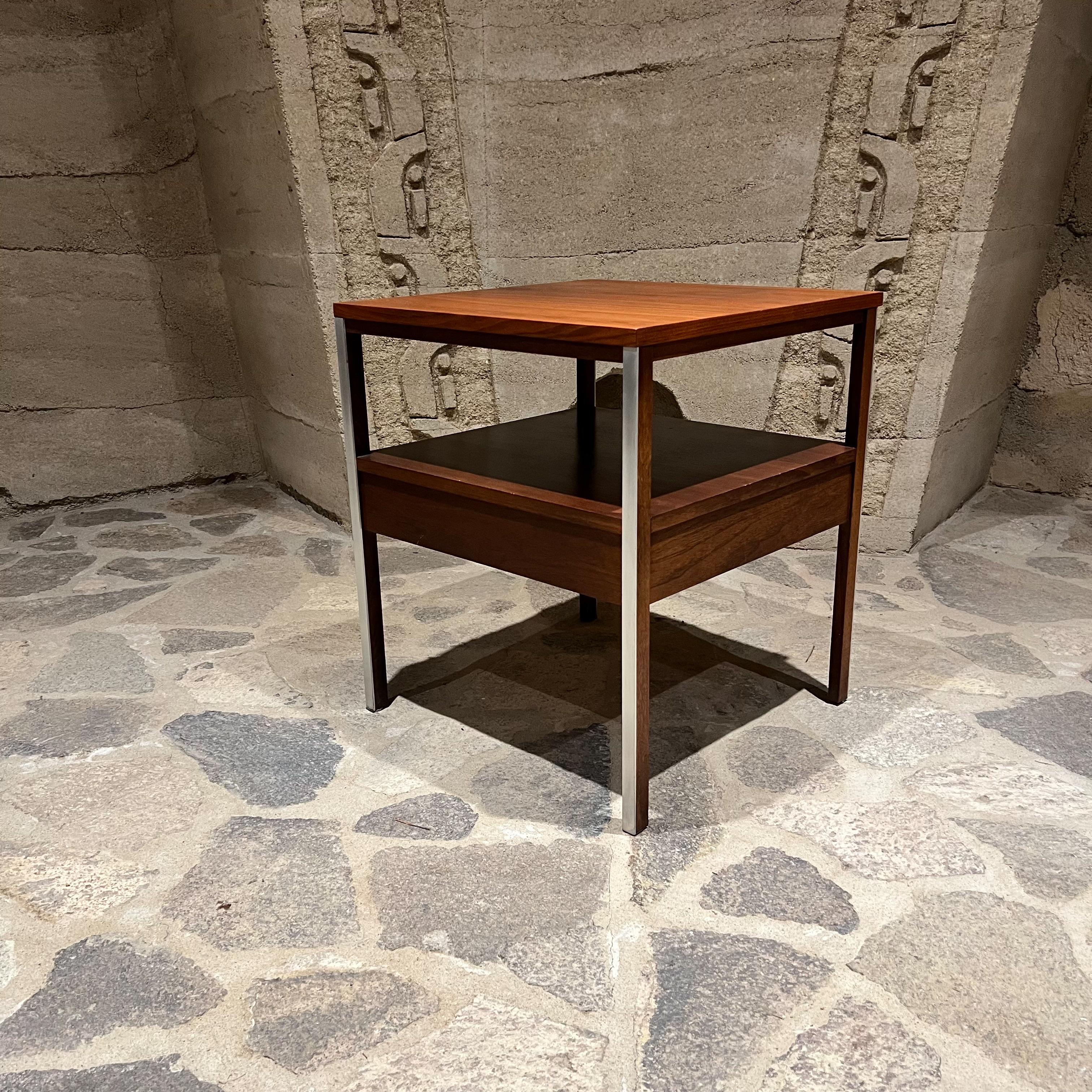 Aluminium 1960 Paul McCobb Linear Side Table for Calvin Noyer et aluminium en vente