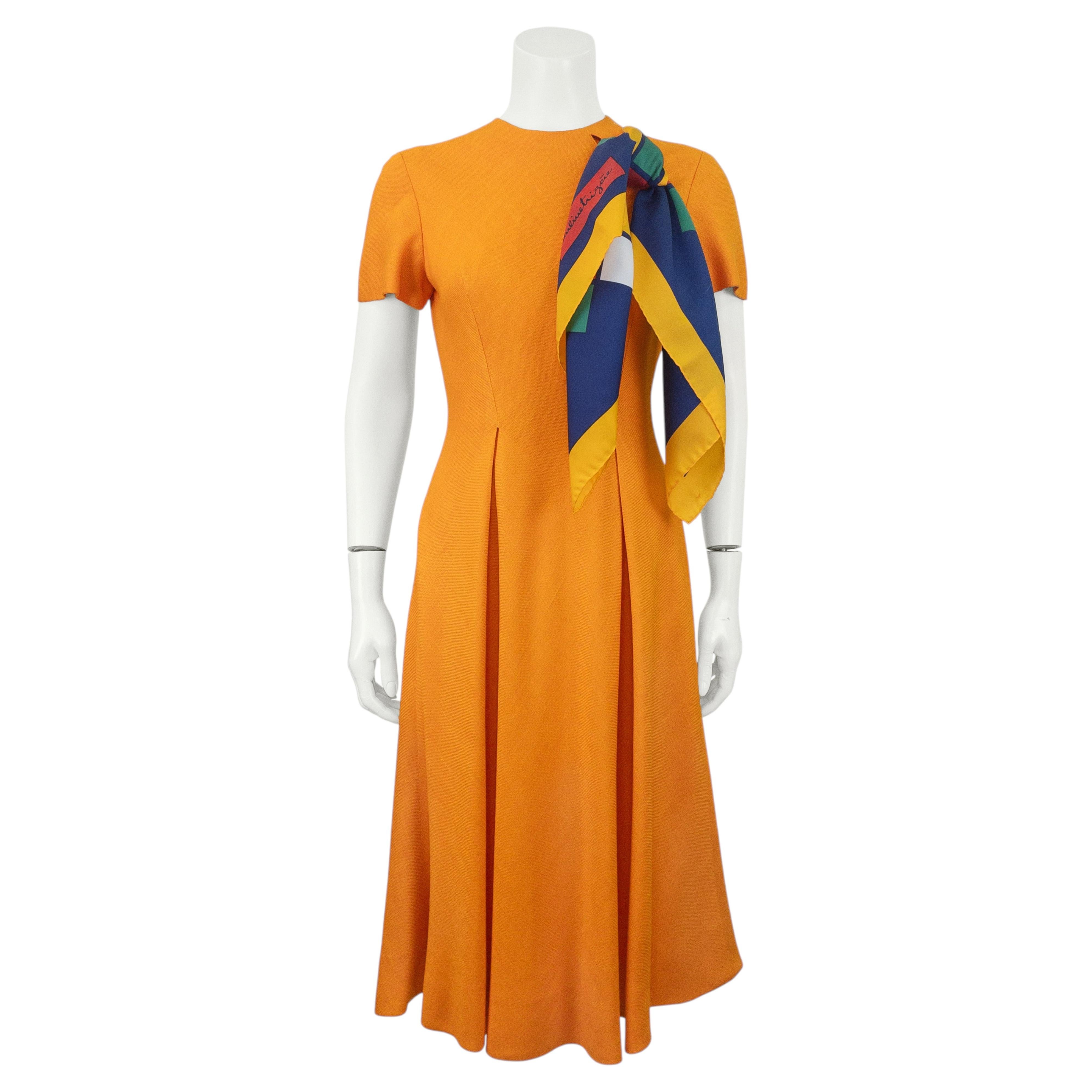Orangefarbenes Leinenkleid von Pauline Trigère aus den 1960er Jahren mit dem charakteristischen Schalschlitz
