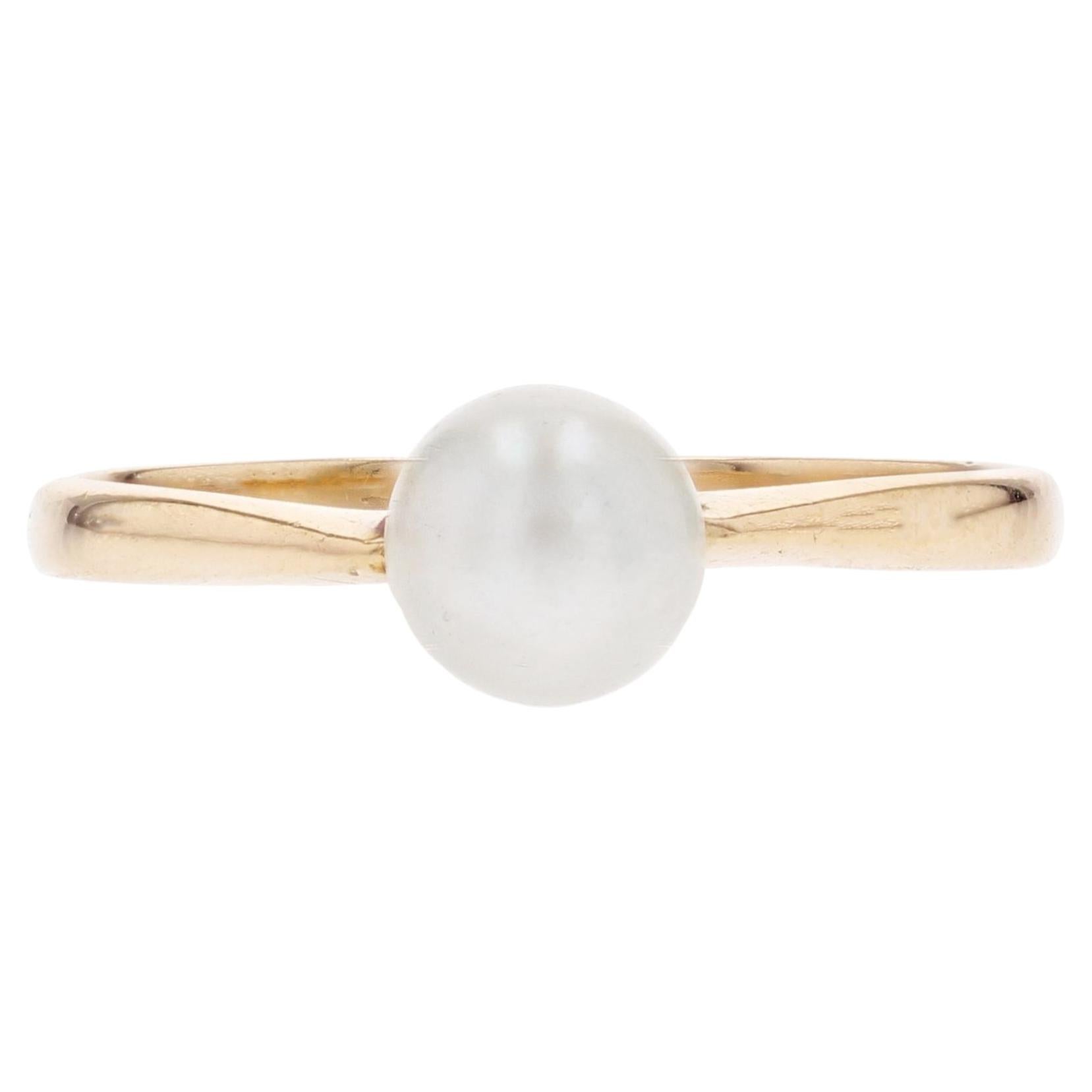 1960s Pearl 18 Karat Yellow Gold Solitaire Ring