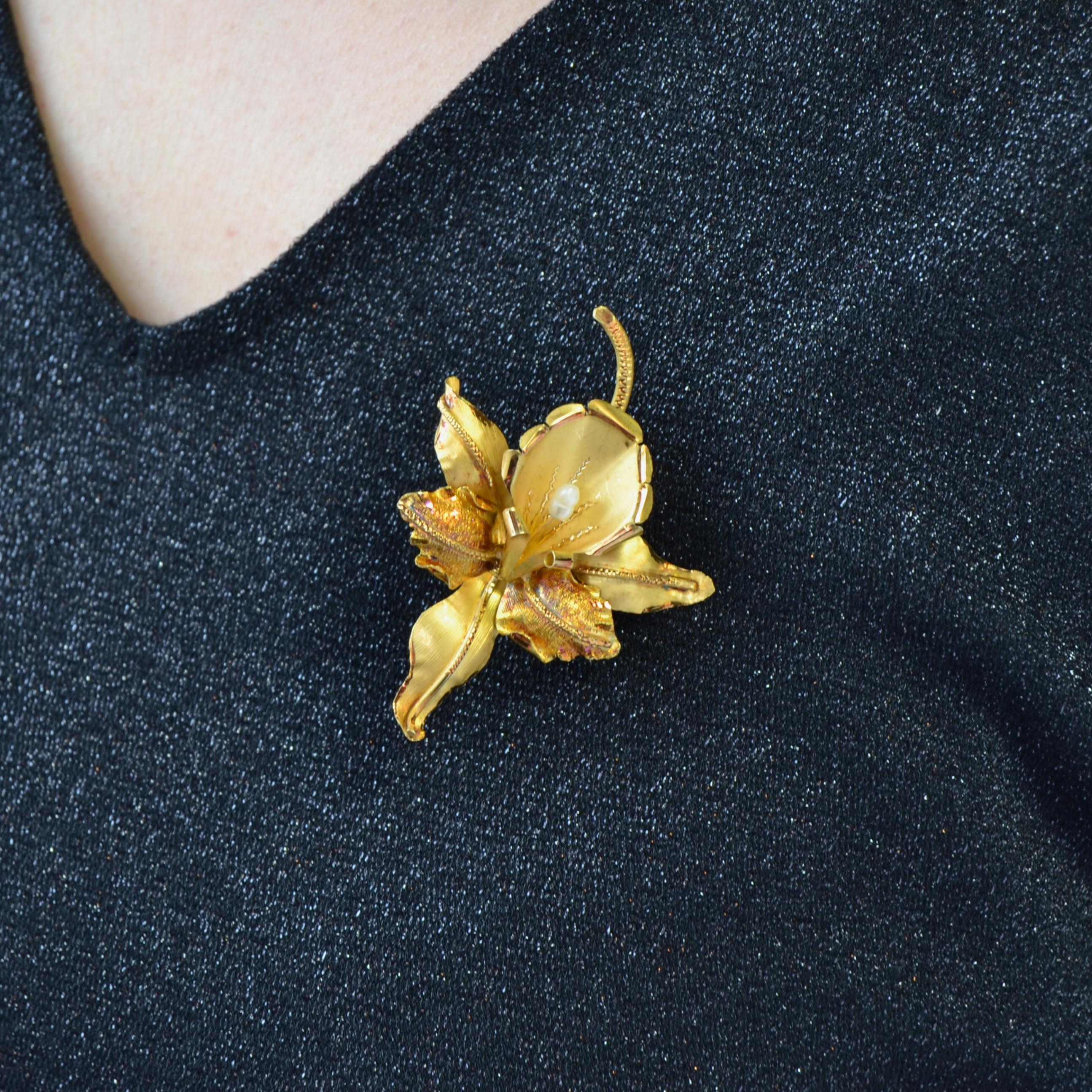 1960er Jahre, Perlen-Brosche aus 18 Karat Gelb Mat Gold Lilien Damen im Angebot