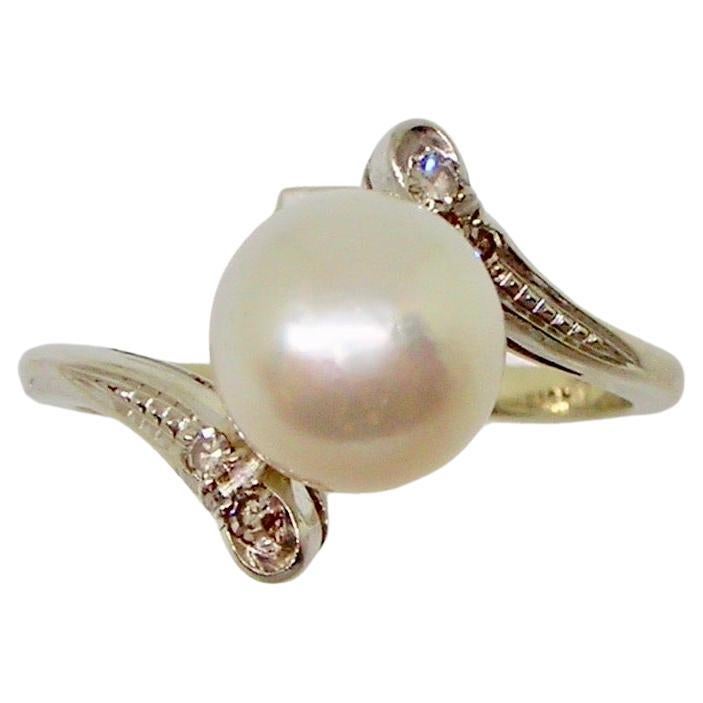 1960s Pearl and Diamonds Ring For Sale