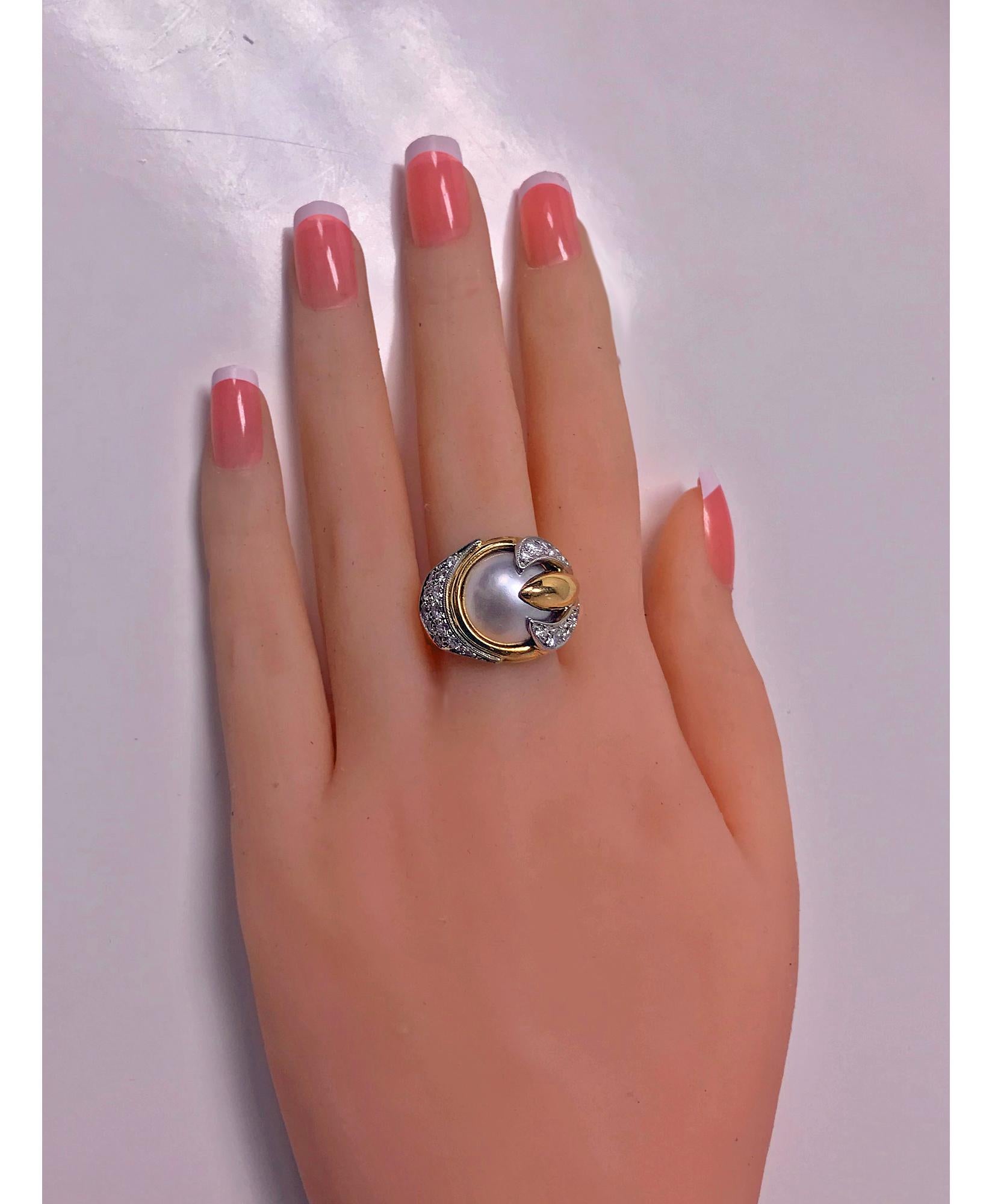 Women's or Men's 1960s Pearl Diamond 18 Karat Ring