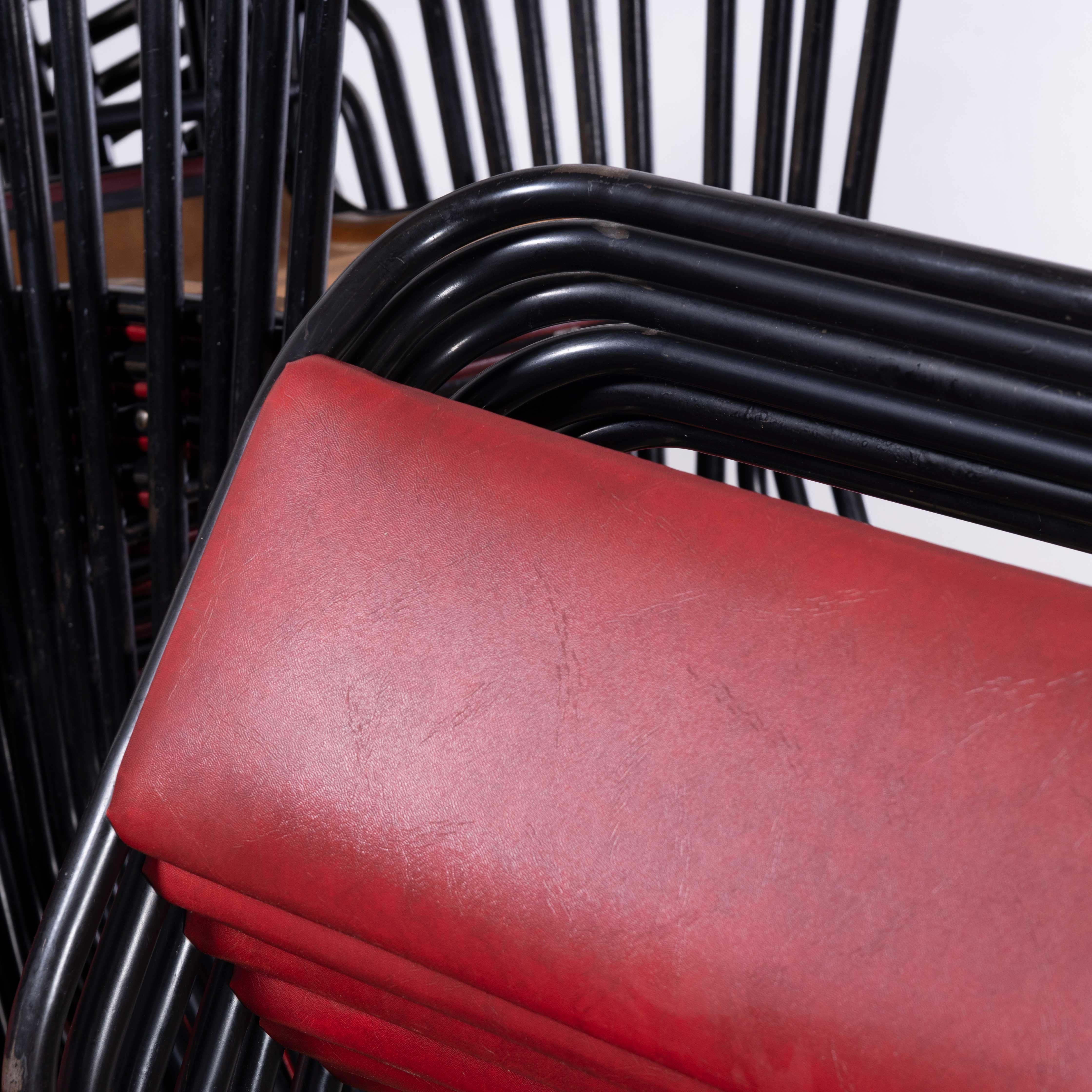 1960's Pel Metallrohr gepolsterte Esszimmerstühle - große Menge verfügbar
1960's Pel Metallrohr gepolsterte Esszimmerstühle - große Menge verfügbar. Pel Stühle sind ein britisches Muss und dieses Set war ein unglaublicher Fund in außergewöhnlichem