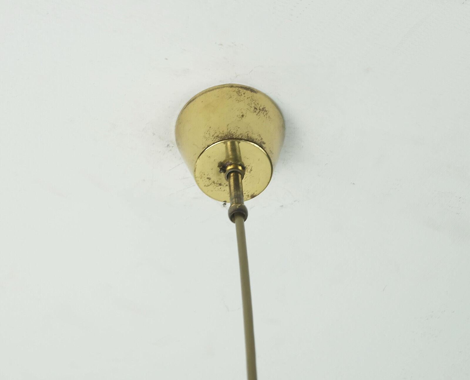 1960s PENDANT LIGHT brass and acrylic hollywood regency style In Good Condition For Sale In Mannheim, DE