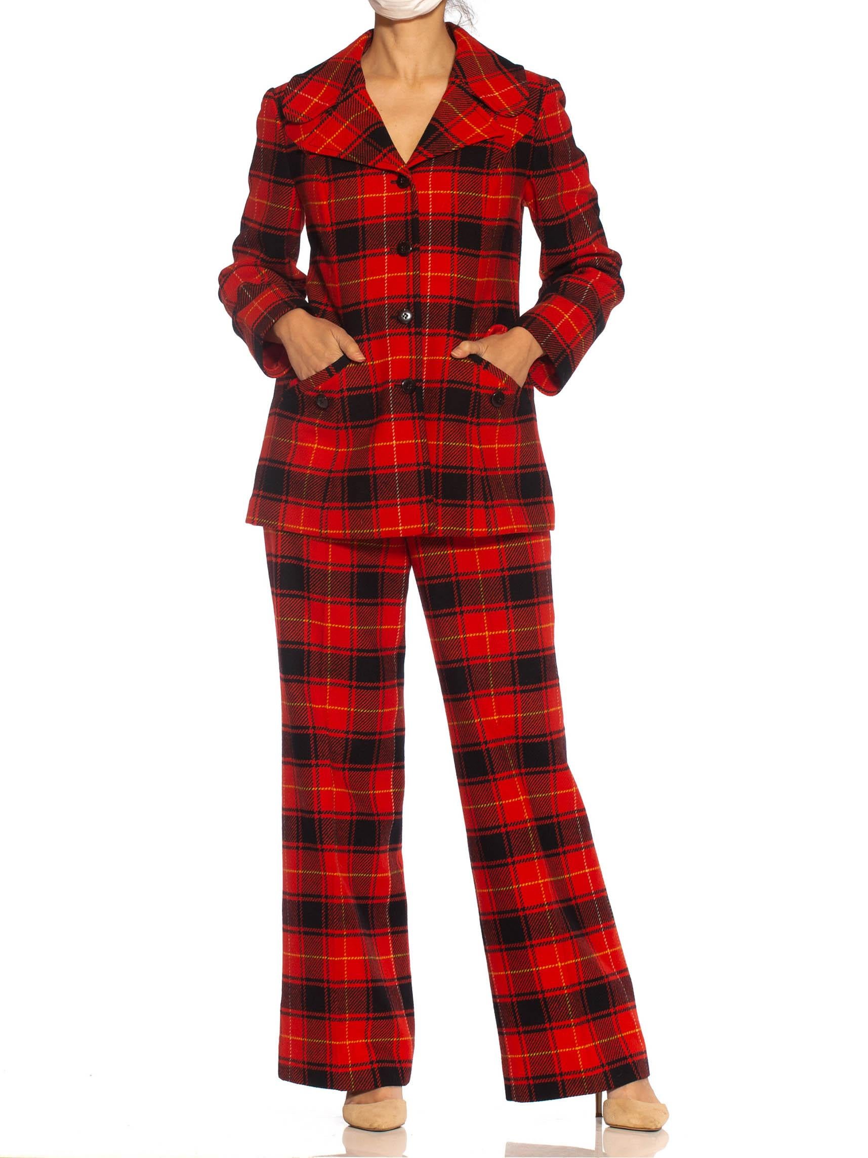 1960S PENDLETON Red & Black Plaid Wool Fully Lined, Wide Lapel Pant Suit In Excellent Condition For Sale In New York, NY