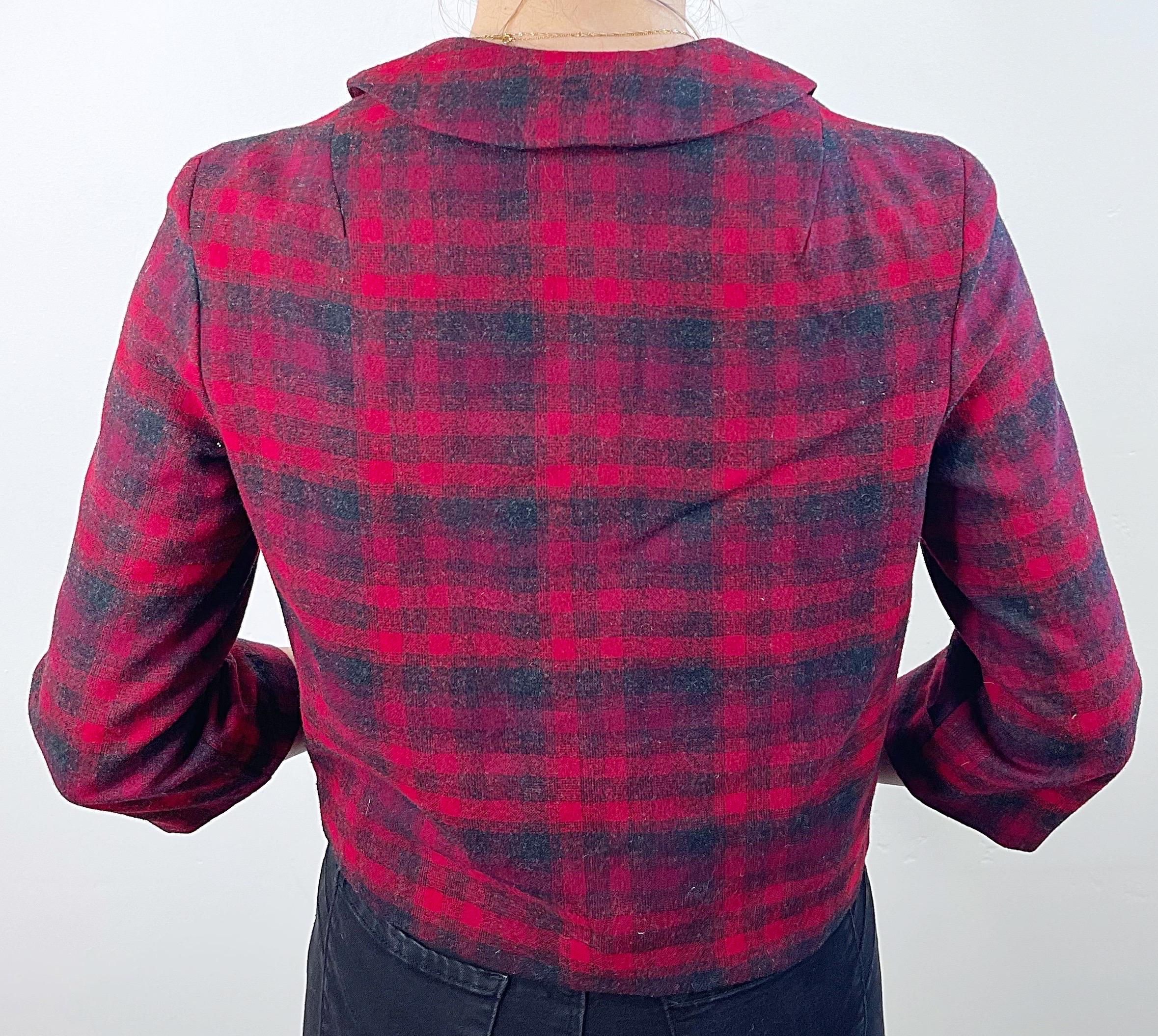 1960s Pendleton Red + Grey Plaid 3/4 Sleeves Virgin Wool Vintage 60s Jacket For Sale 6