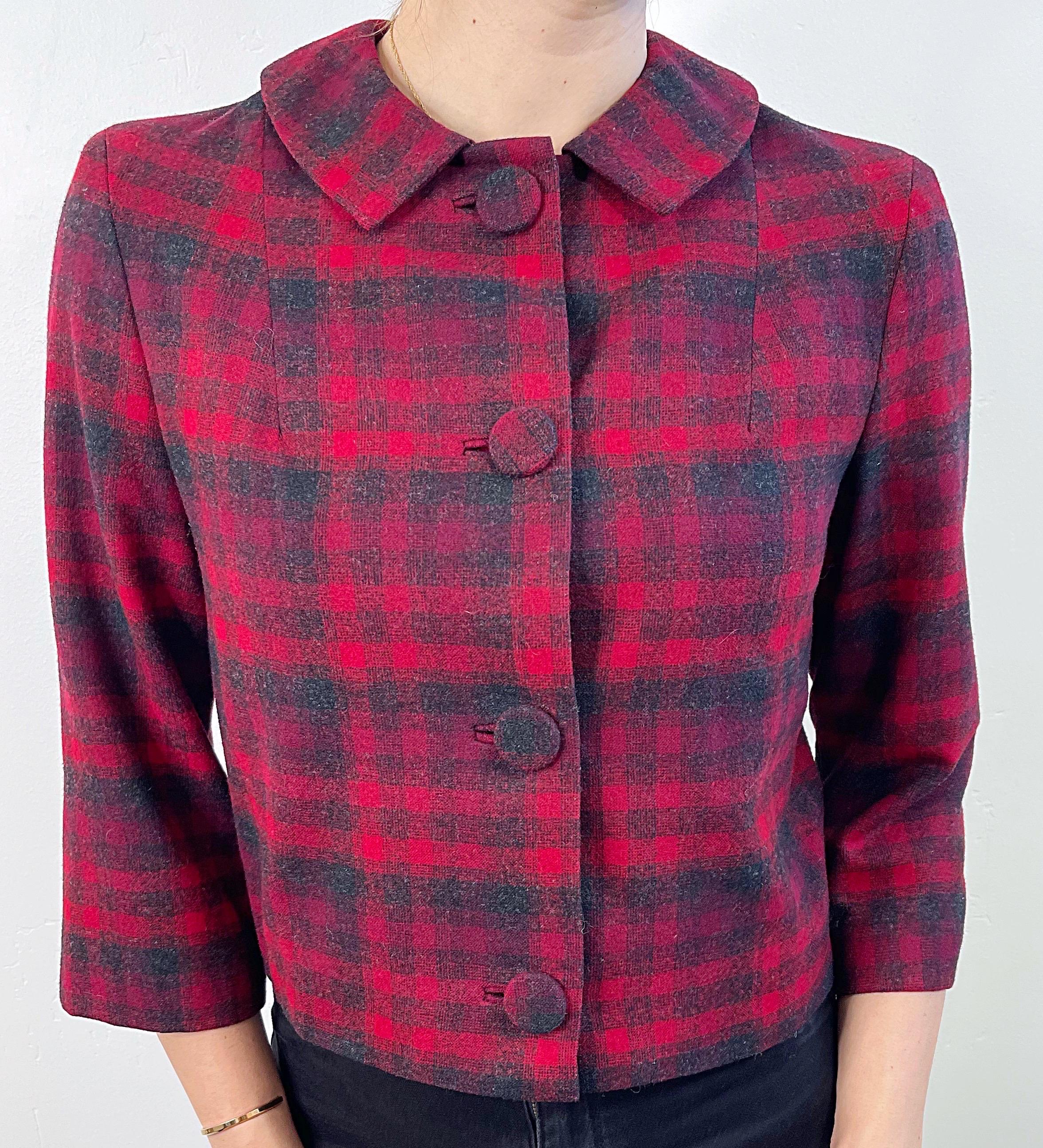 1960s Pendleton Red + Grey Plaid 3/4 Sleeves Virgin Wool Vintage 60s Jacket For Sale 7