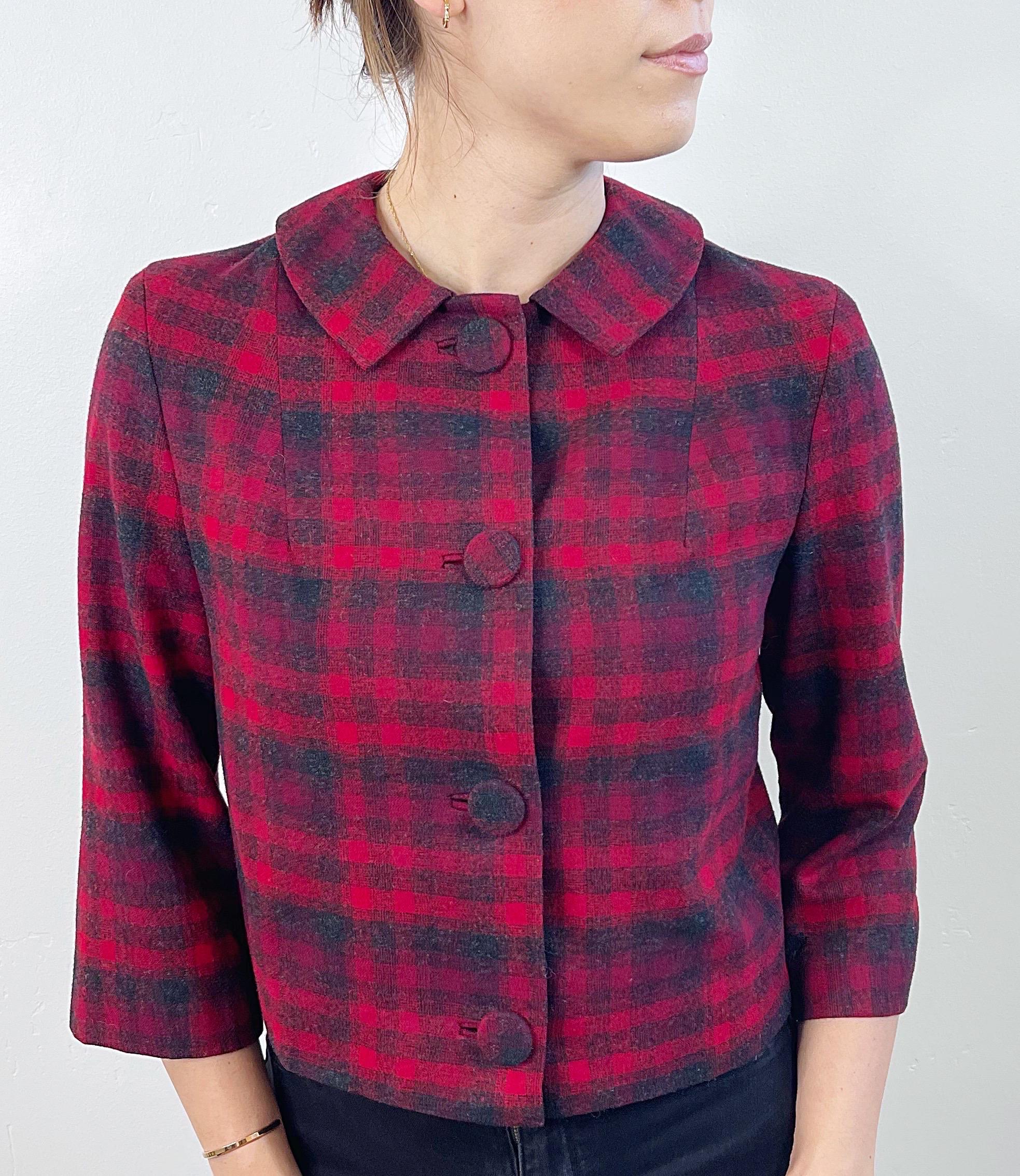 1960s Pendleton Red + Grey Plaid 3/4 Sleeves Virgin Wool Vintage 60s Jacket In Excellent Condition For Sale In San Diego, CA
