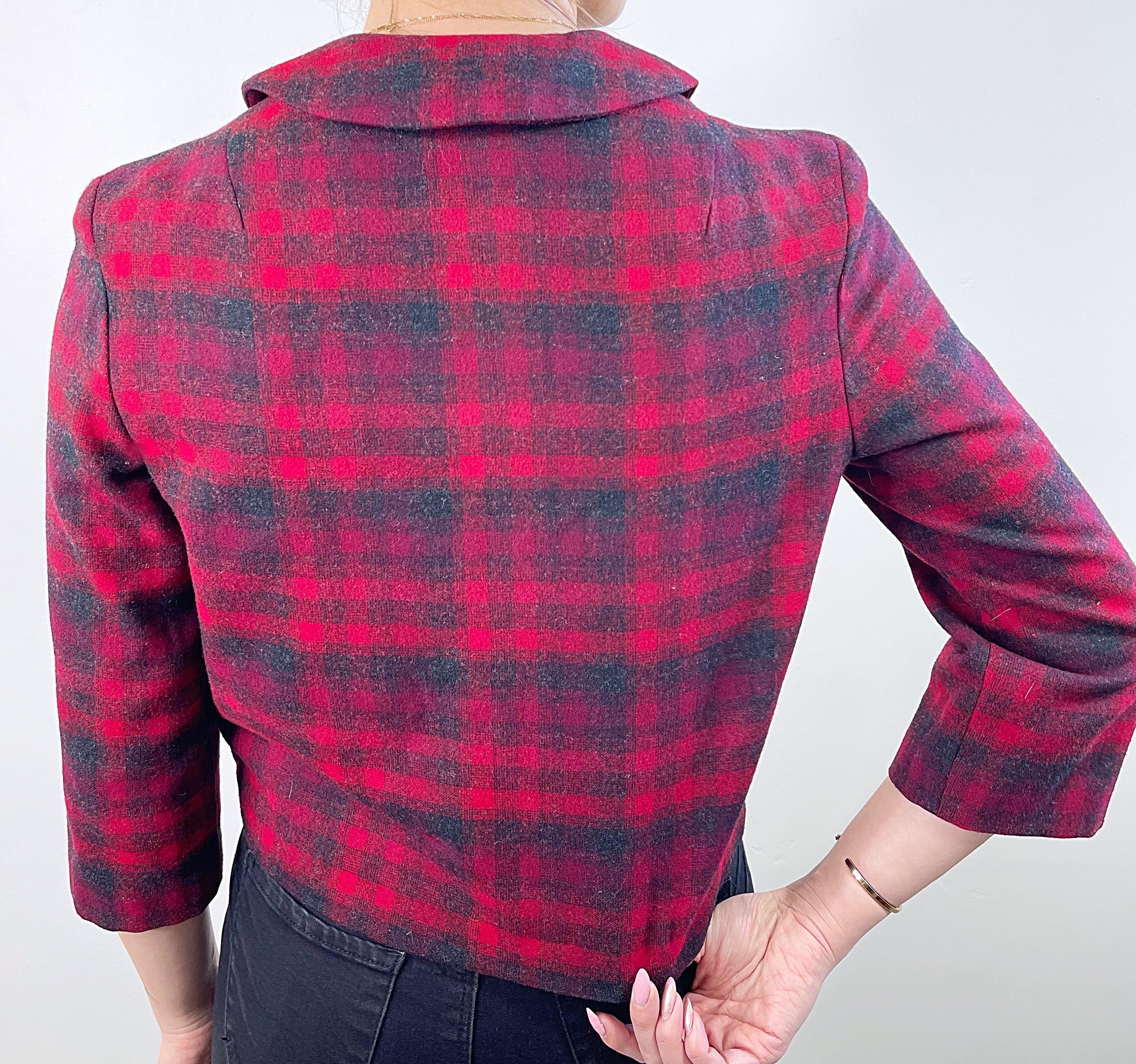 Women's 1960s Pendleton Red + Grey Plaid 3/4 Sleeves Virgin Wool Vintage 60s Jacket For Sale