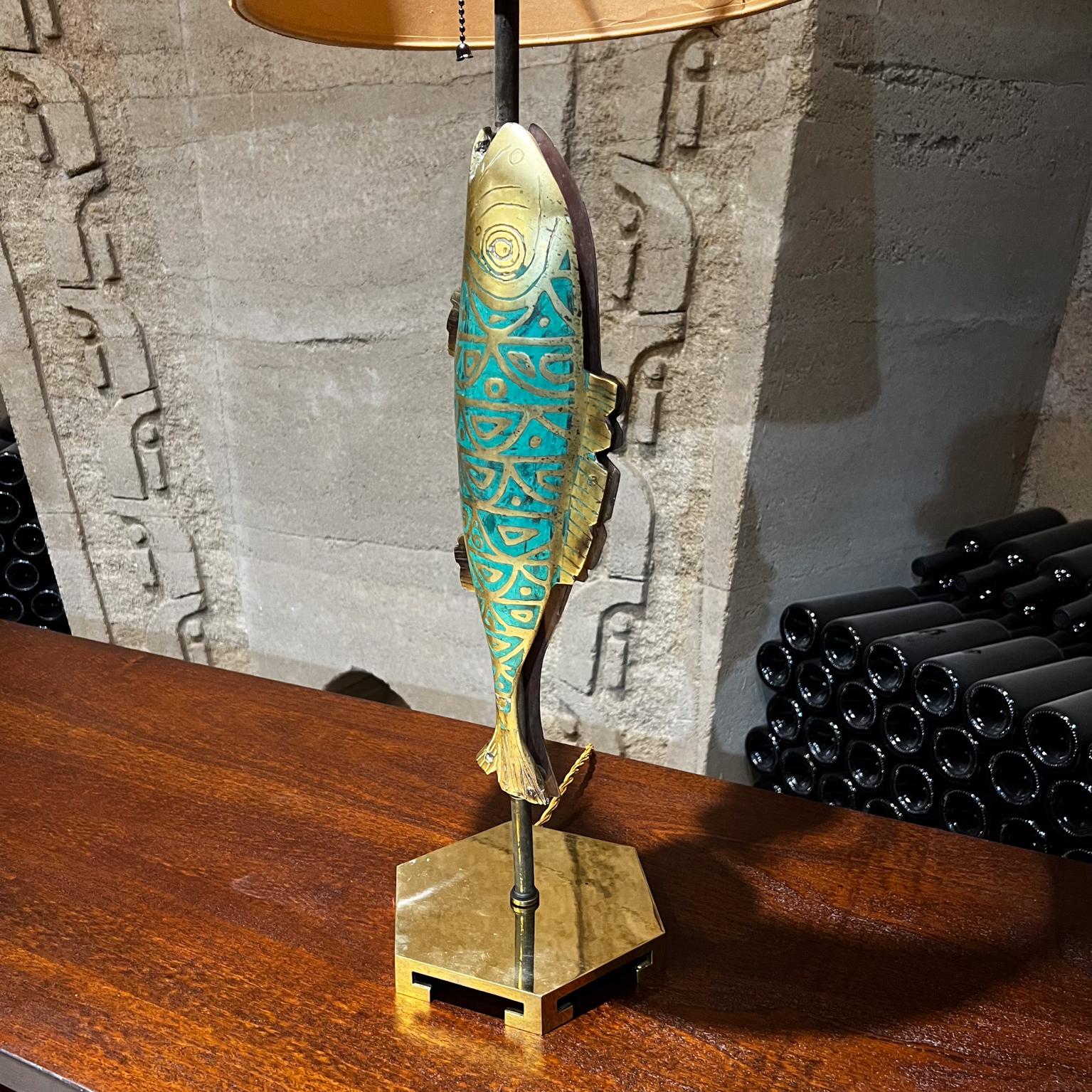 Mexican 1960s Pepe Mendoza Sensational Bronze Fish Table Lamps Malachite & Brass Mexico For Sale