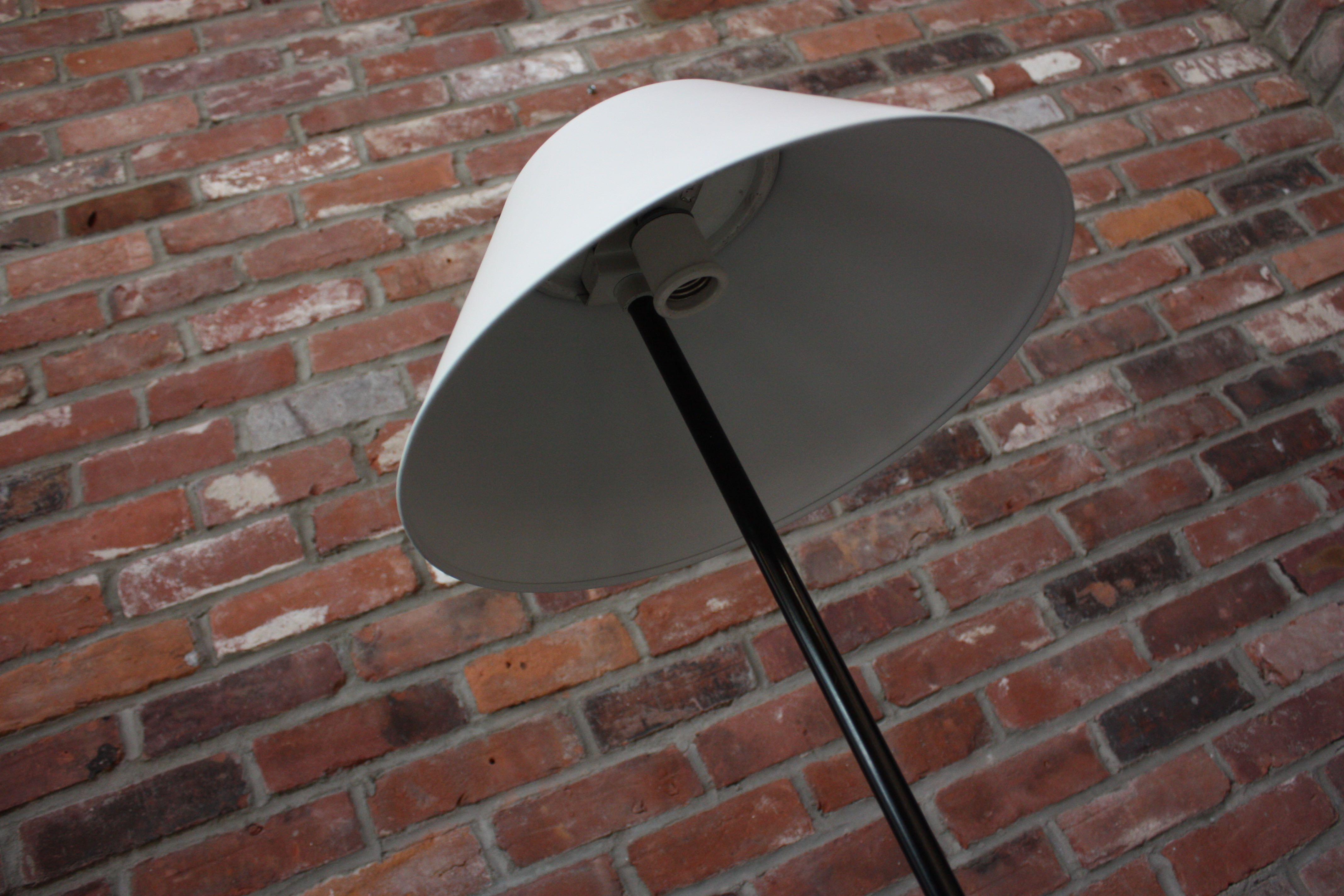 Lampada da terra anni '60 di Per Iversen per Louis Poulsen In condizioni ottime in vendita a Brooklyn, NY