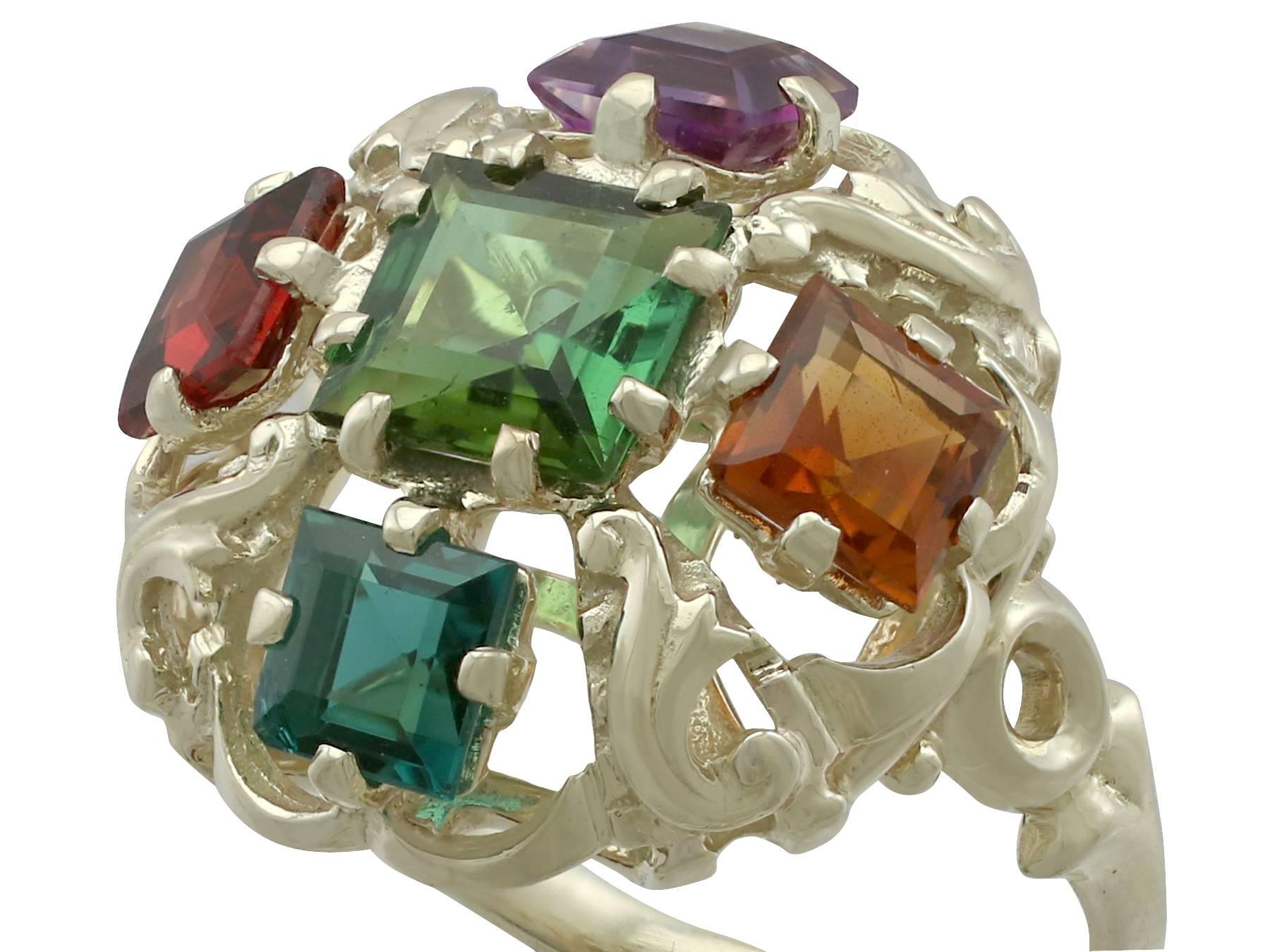 1960s Peridot, Citrine, Garnet, Amethyst, Tourmaline and Yellow Gold Ring In Excellent Condition In Jesmond, Newcastle Upon Tyne