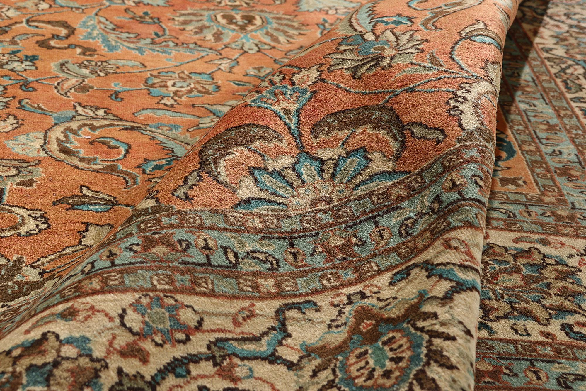 Alfombra persa Tabriz de 1960 de estilo tradicional en venta 1