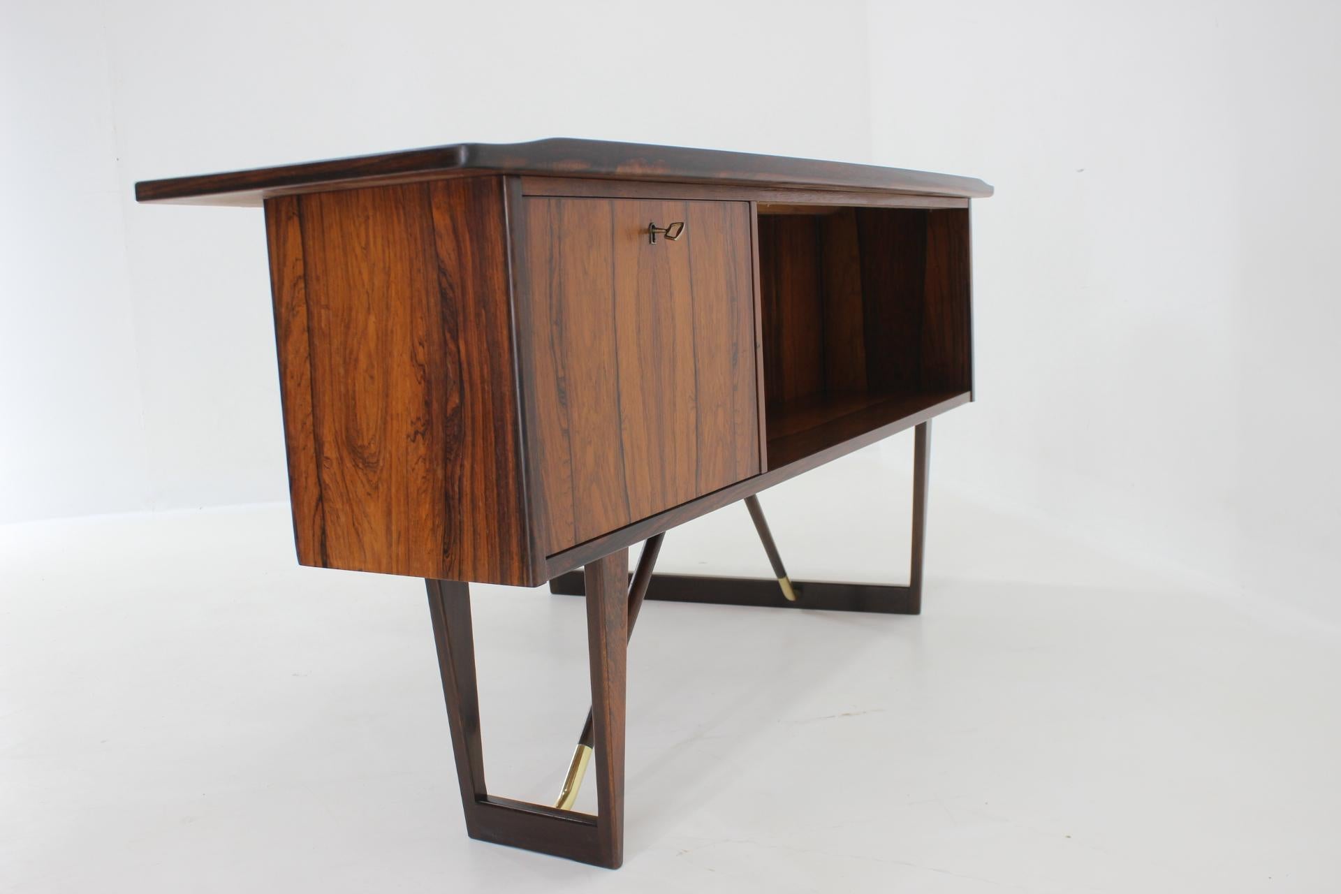 Wood 1960s Peter Løvig Nielsen 'Boomerang' Desk in Palisander Hedensted Møbelfabrik For Sale