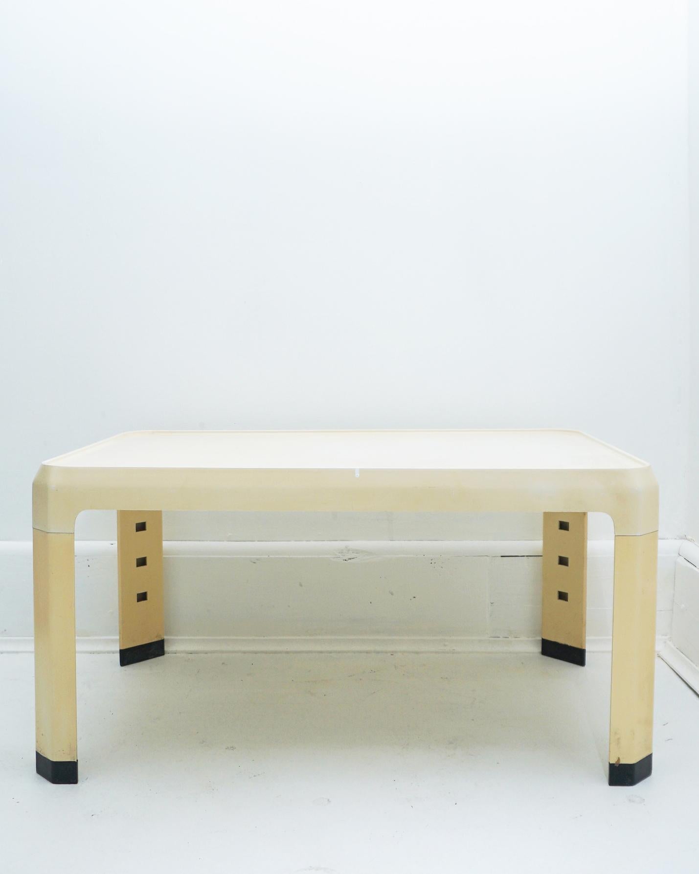 1960s Petite Cream Coffee Table by Alberto Rosselli for Kartell 4