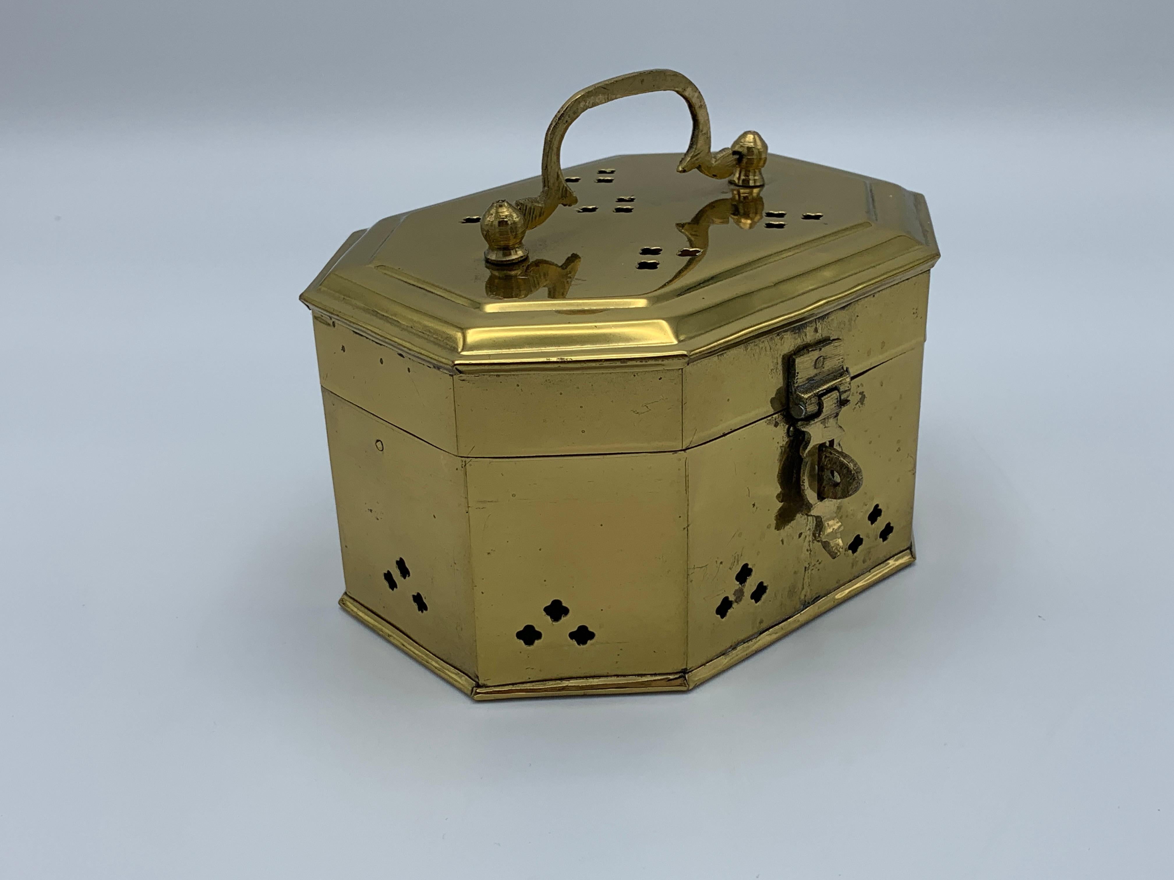 Offered is a gorgeous, 1960's pierced brass cricket box. The box is finished with a clear lacquer, giving a freshly polished look all year round.