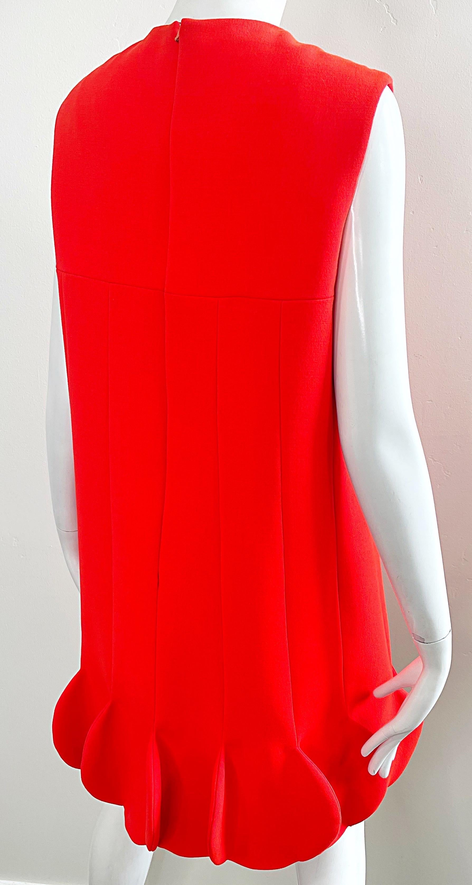 1960er Pierre Cardin Museum Held Hell Orange Space Age Blütenblattsaum Vintage Kleid im Angebot 14