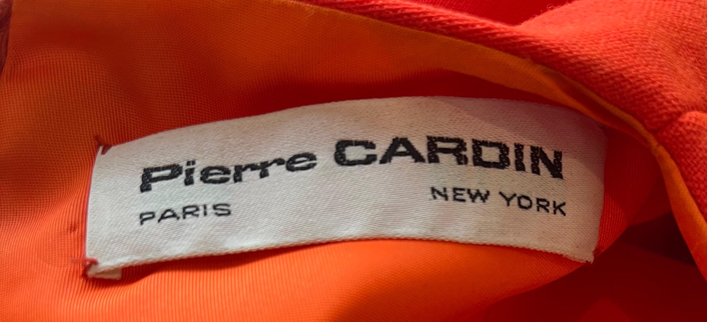 Pierre Cardin Museum Held - Robe vintage orange vif à ourlet pétallique de l'ère spatiale, années 1960 en vente 1