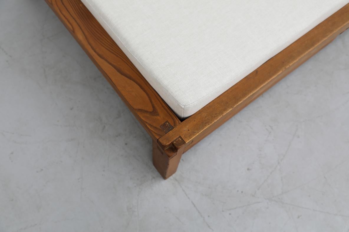 Letto da giorno Pierre Chapo 'L03' in olmo massiccio degli anni '60 con materasso imbottito di recente in vendita 6