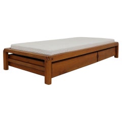 Méridienne L03 des années 1960 Pierre Chapo en orme massif avec matelas nouvellement tapissé