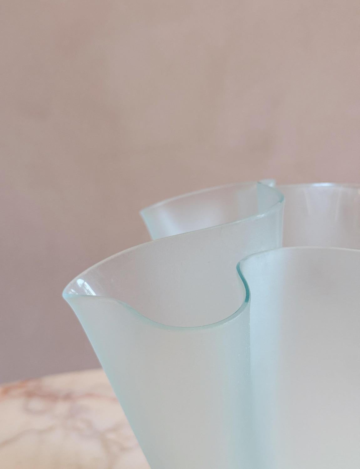 XX secolo 1960s Pietro Chiesa Pale Blue Glass Tissue Vase in vendita