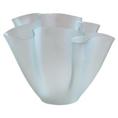 Vaso per tessuti in vetro blu pallido di Pietro Chiesa del 1960