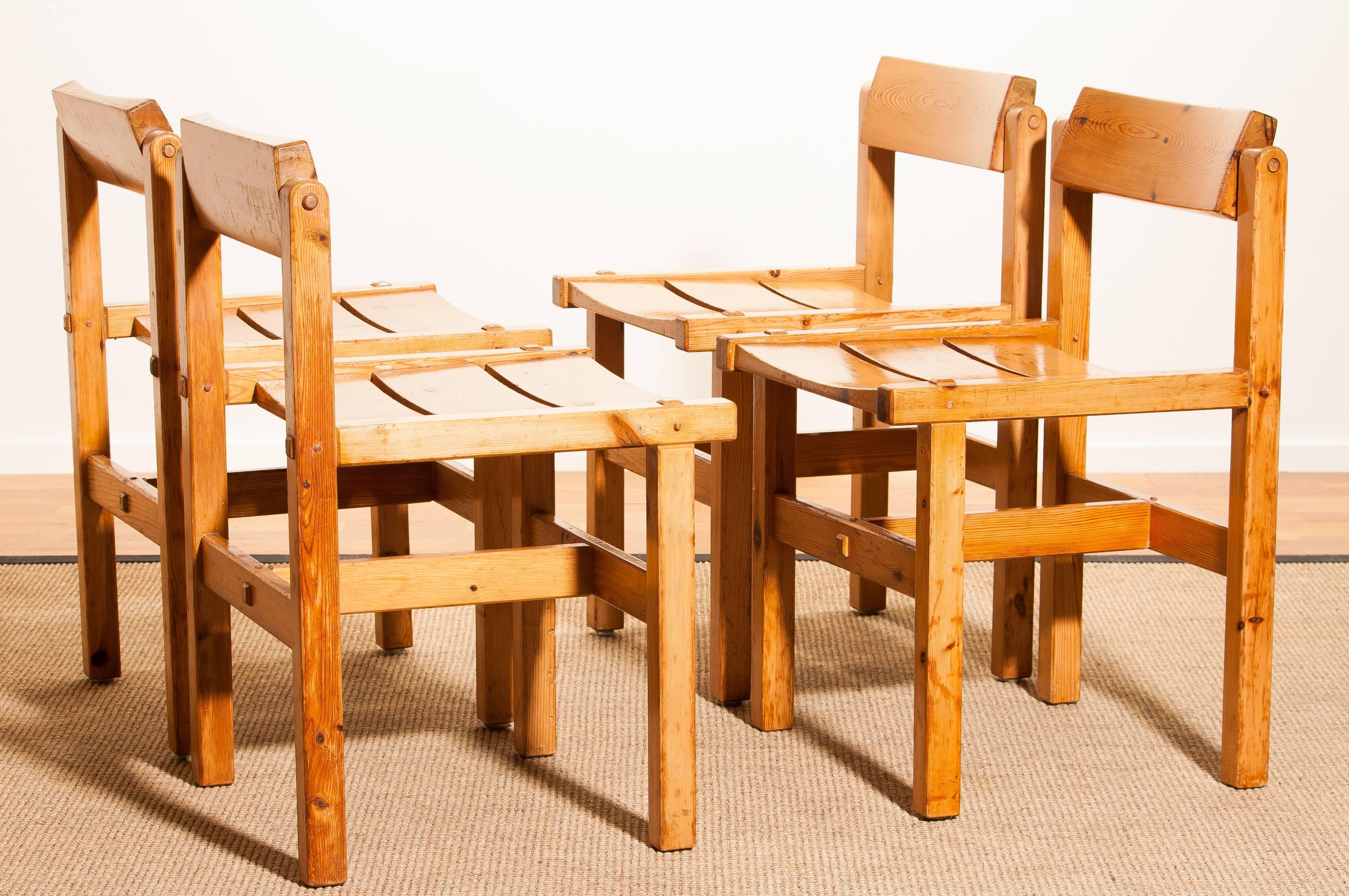 Very nice set of four chairs designed by Edvin Helseth.
These chairs are made of pine and they have turnable backrests.
They are in a beautiful used condition.
Period 1960s
Dimensions: H 74 cm, W 47 cm, D 41 cm, SH 47 cm.