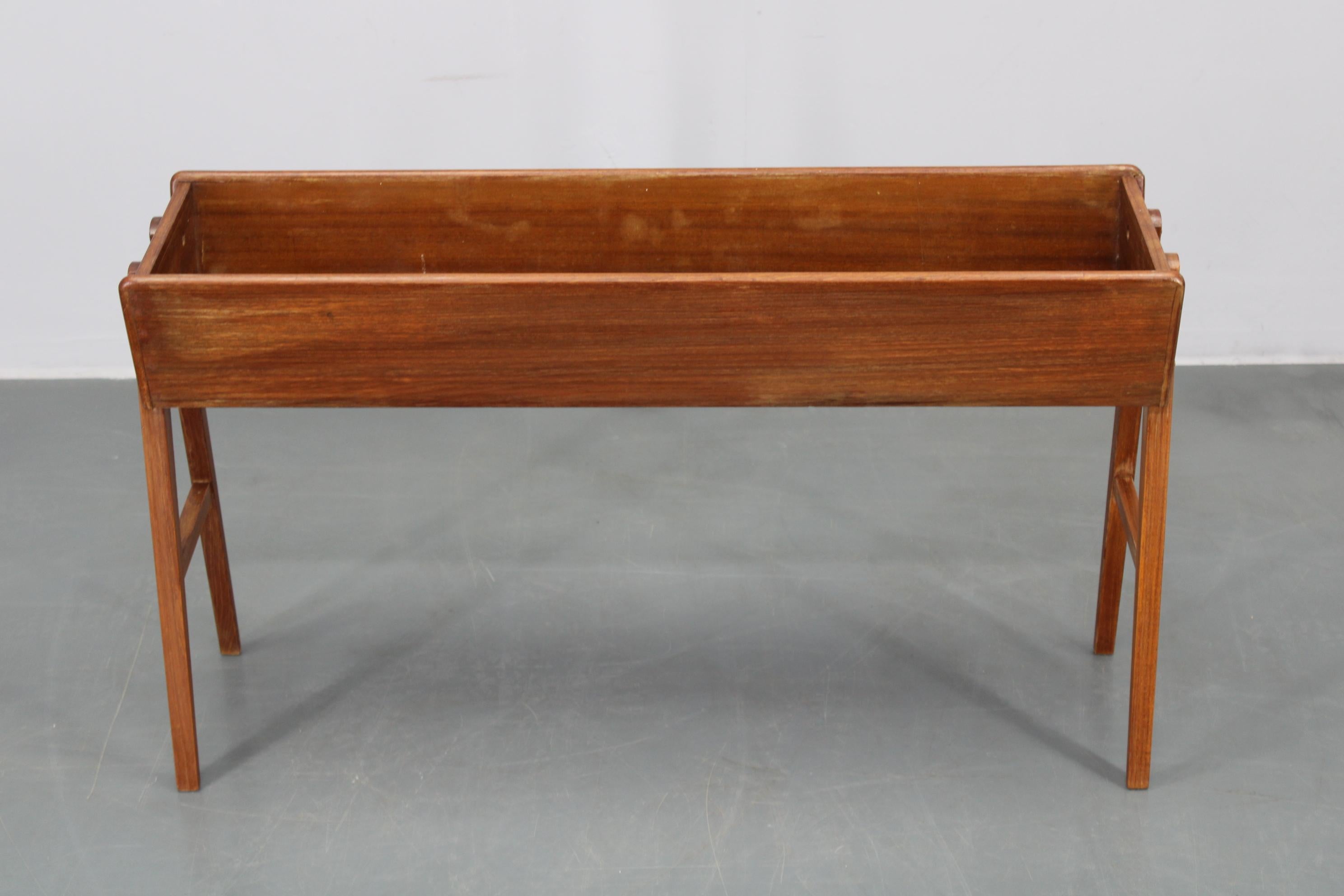 Mid-Century Modern 1960s Pine Tree Planter Holder Stand , Denmark For Sale